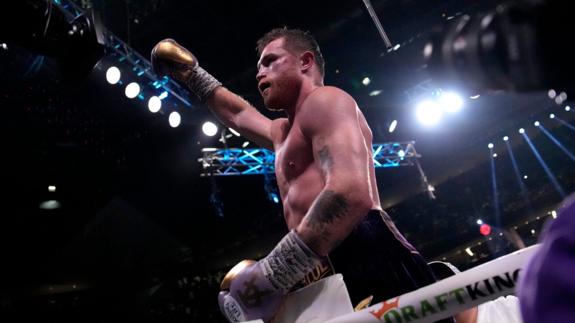 Canelo dijo que está 'alistando' detalles con su rival. Foto: AP