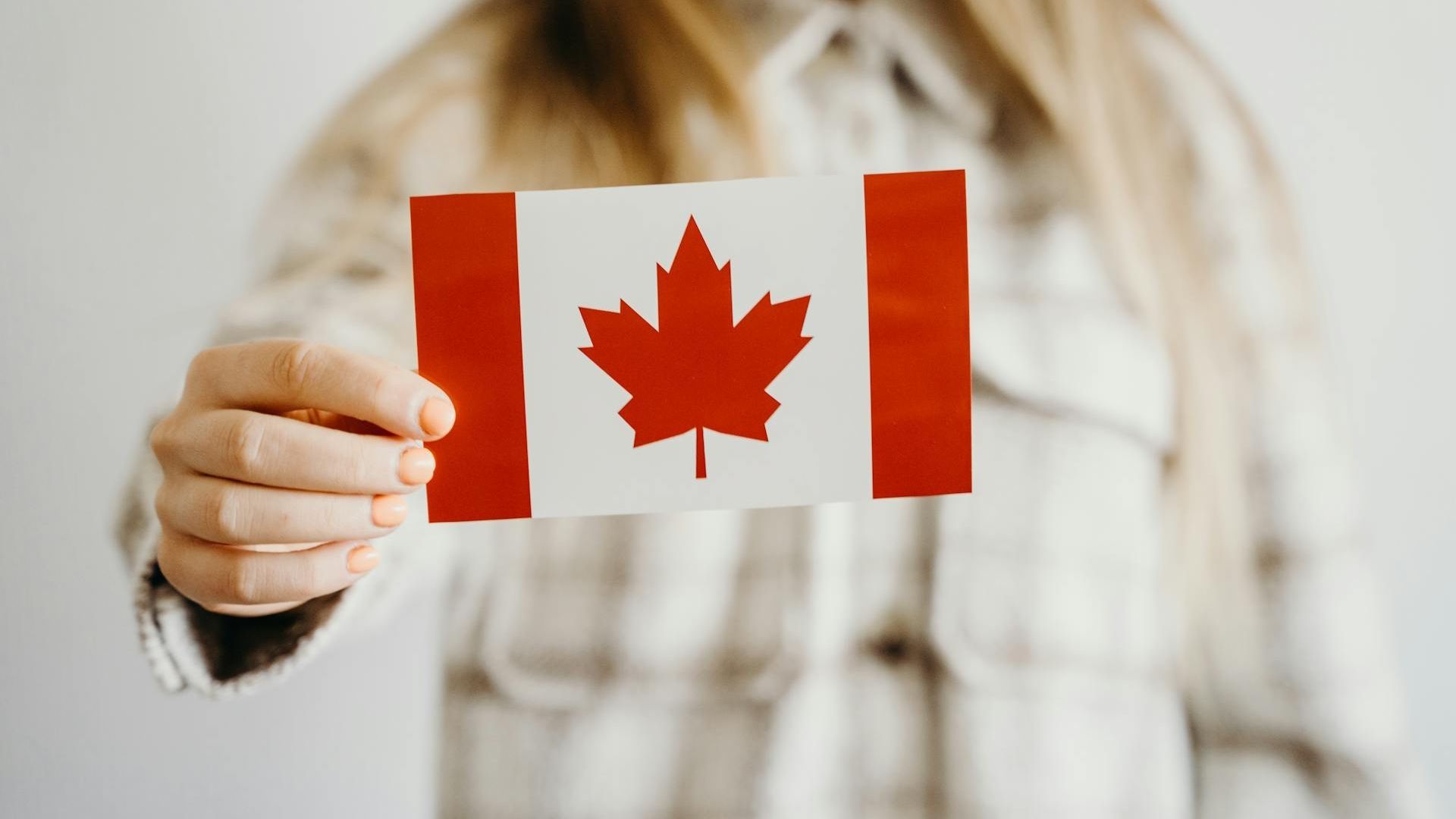 La visa para entrar a Canadá será requisito obligatorio para los mexicanos; este es su costo