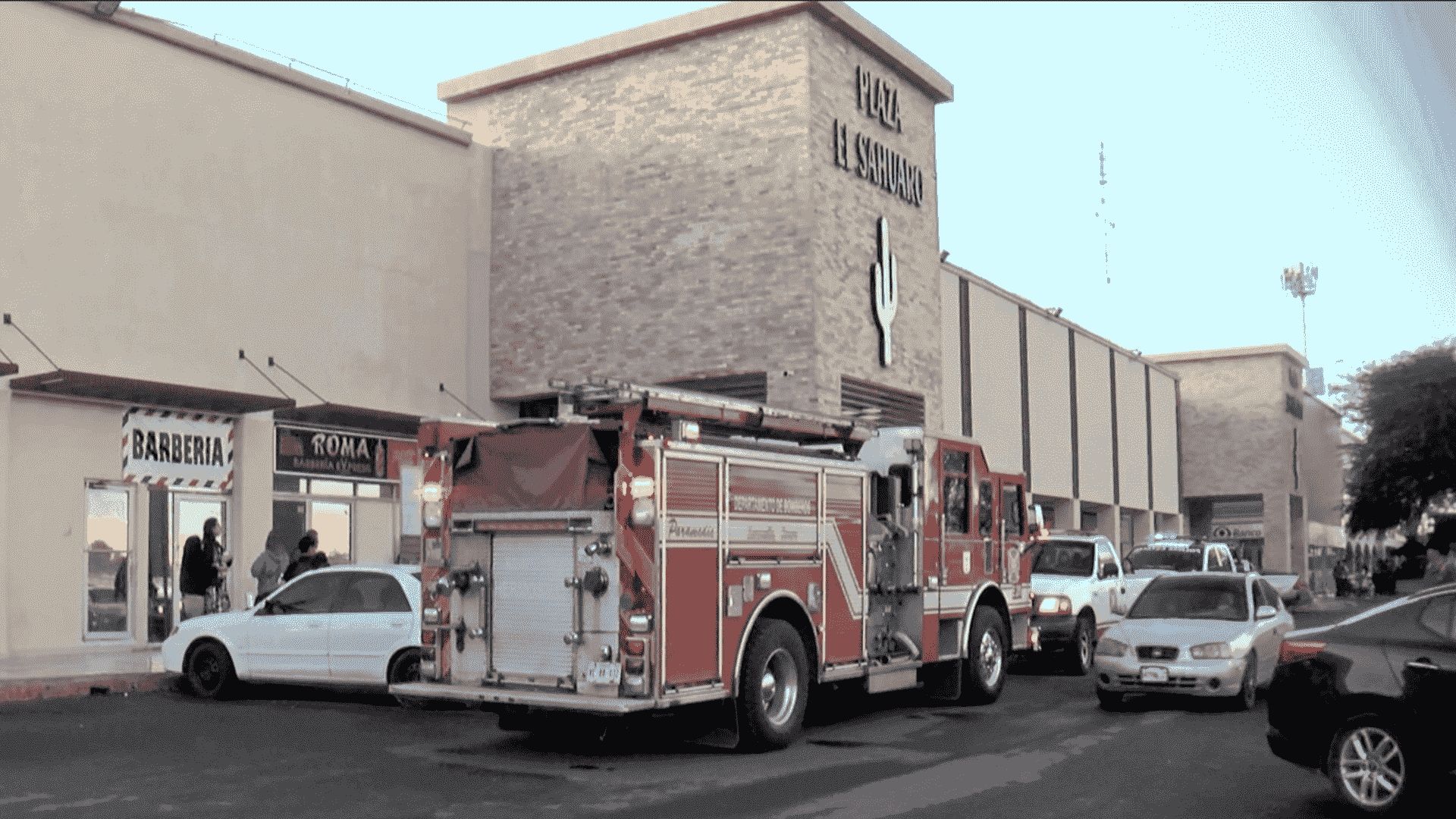 Bomberos Atendieron Incendio en Supermercado de Plaza Comercial en Hermosillo