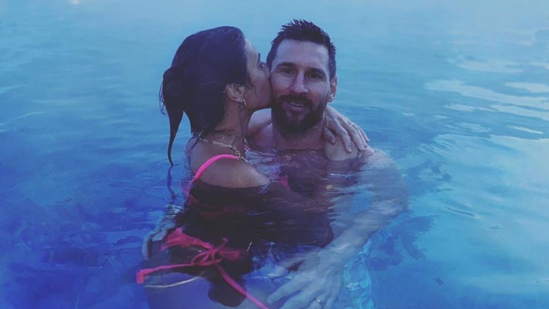 La Secretaría de Turismo de Michoacán publicó una fotografía de Messi en las aguas termales de Los Azufres