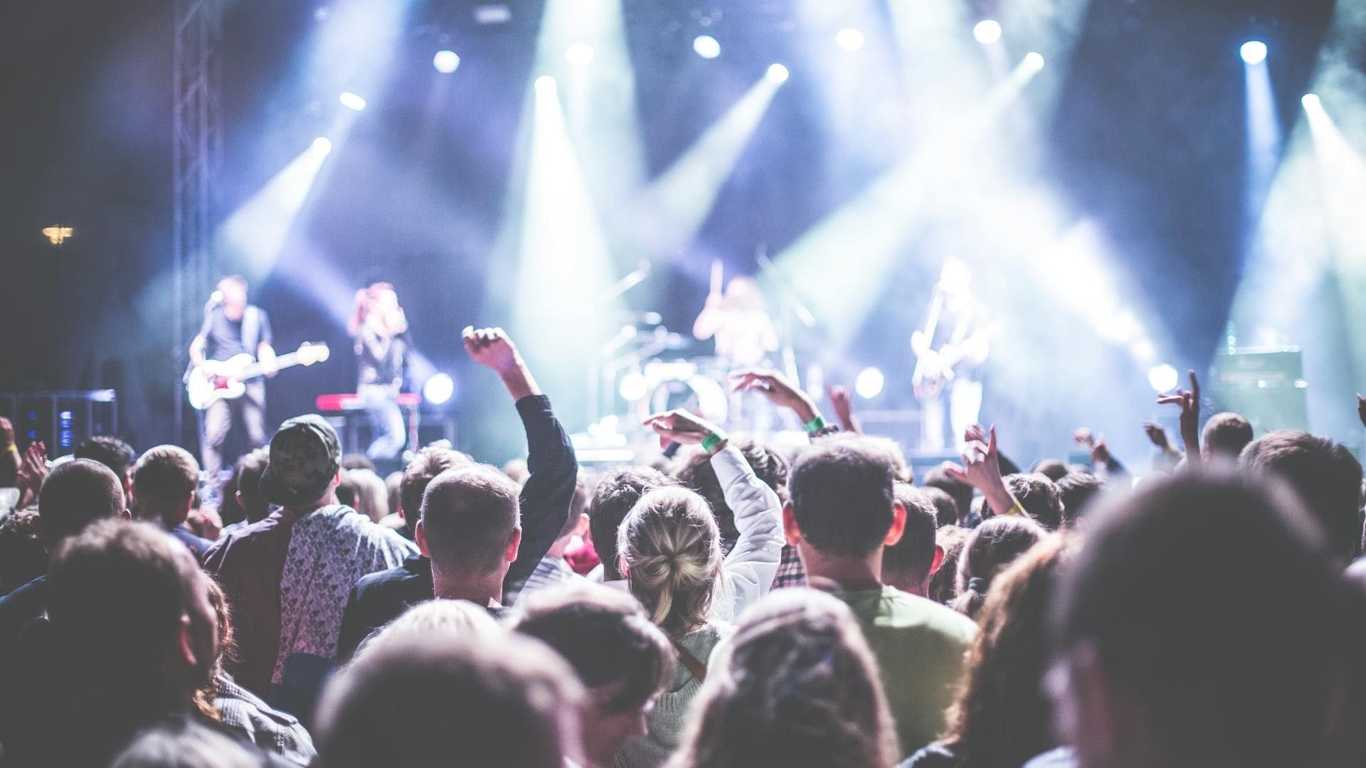 La música en vivo emociona más al cerebro que la música grabada