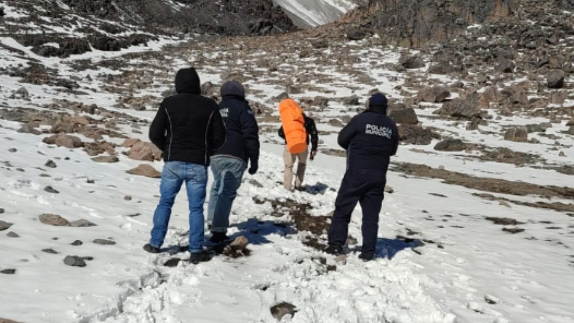 Cruz Roja Rescate Alpinistas, Policía y Protección Civil Municipal, mantienen las acciones de búsqueda y rescate de las personas restantes