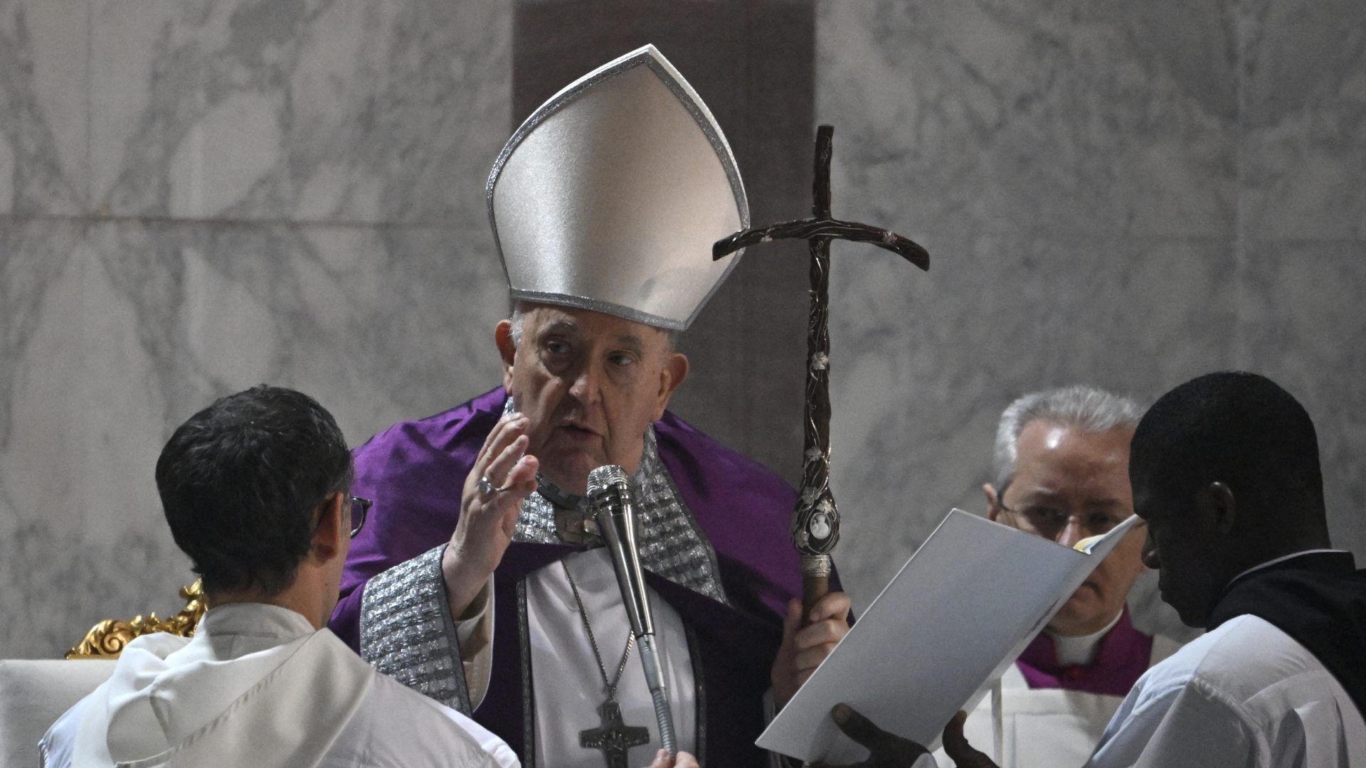 El papa Francisco preside misa del Miércoles de Ceniza en Roma