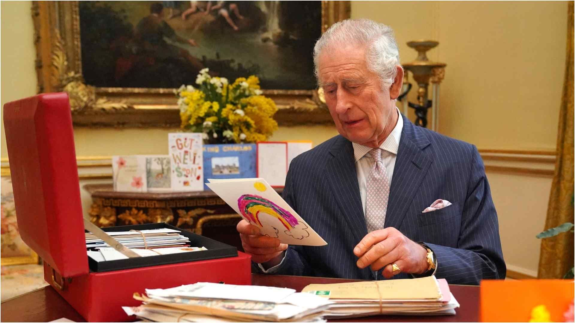 Rey Carlos III agradece miles de cartas tras diagnóstico de cáncer