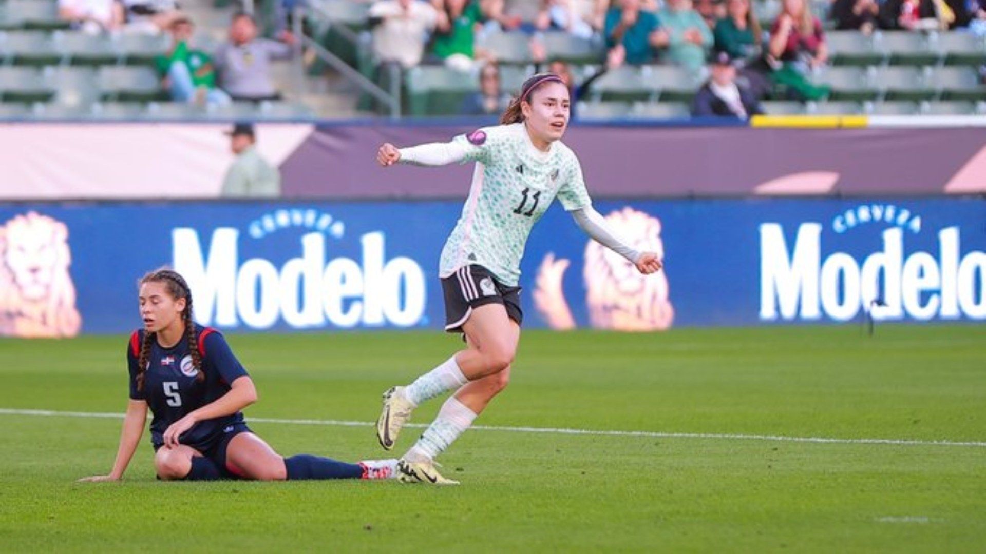 Lizbeth Ovalle consiguió un doblete ante las dominicanas. Foto: @Miseleccionfem