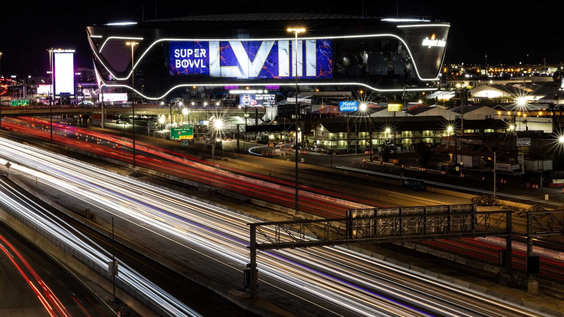 Los anunciantes pagan sumas estratosféricas porque el Super Bowl es una de las pocas ocasiones en que una nación políticamente dividida