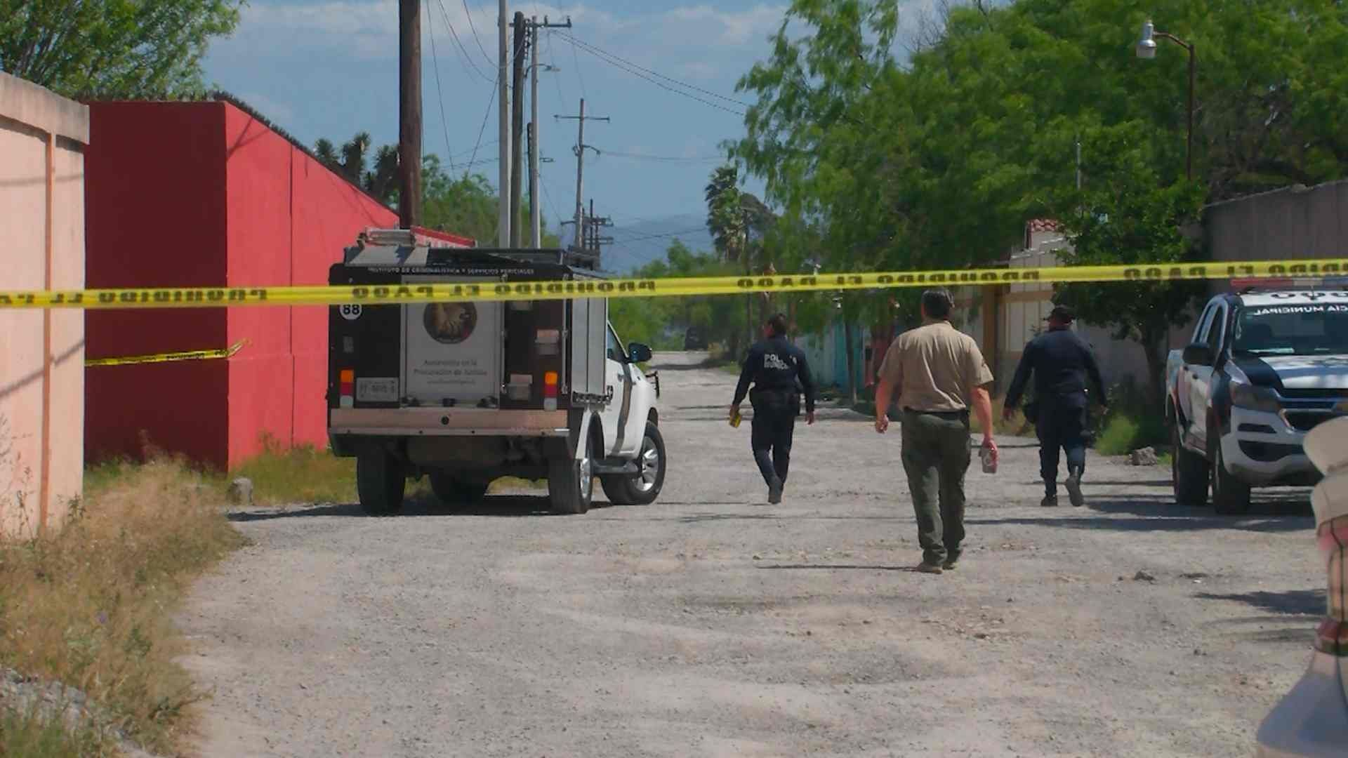 La víctima fue encontrada por los pobladores en medio de la calle 