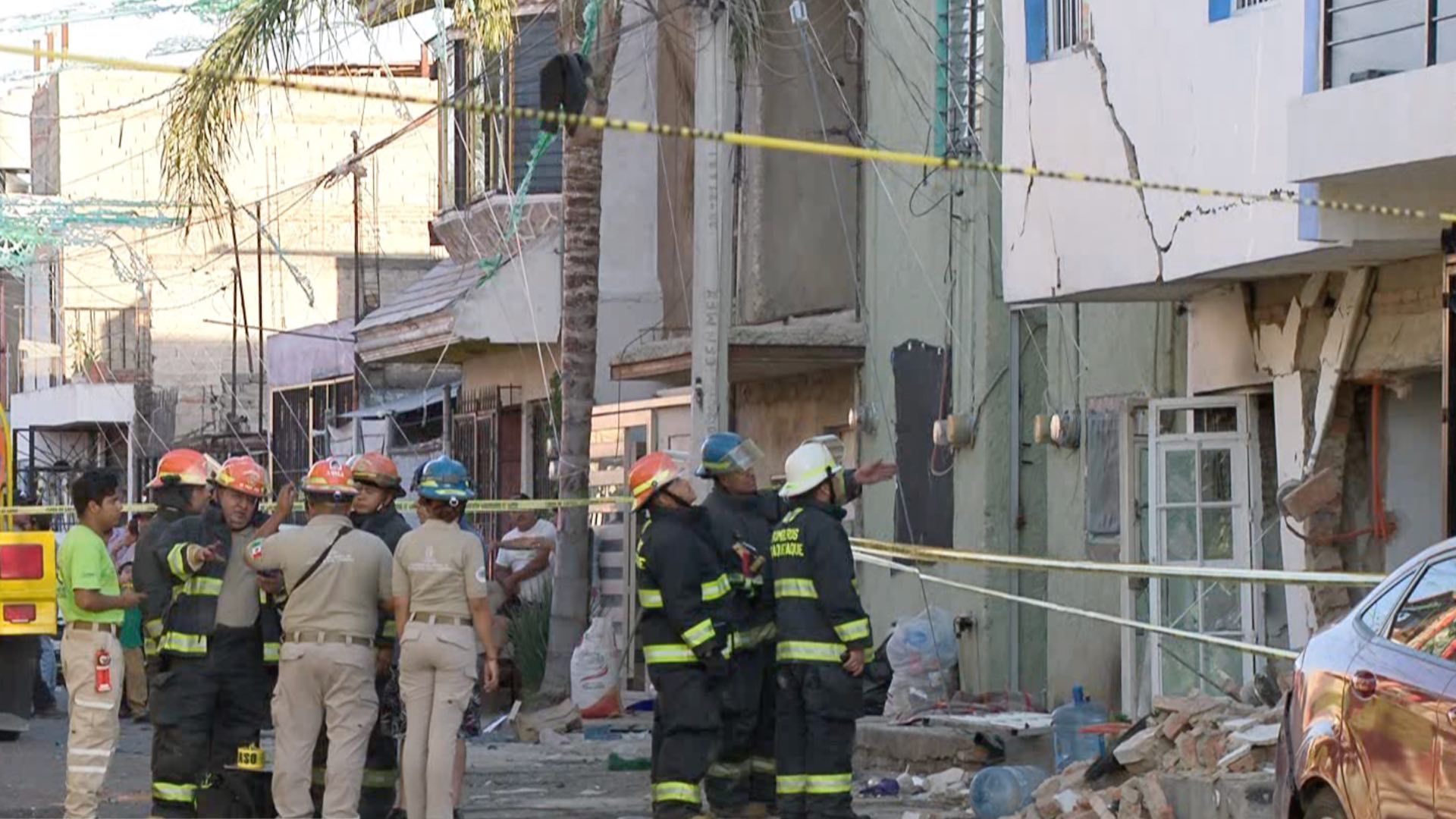 Familia Jugaba Lotería Cuando su Tanque de Gas Explotó; Hay 5 Lesionados