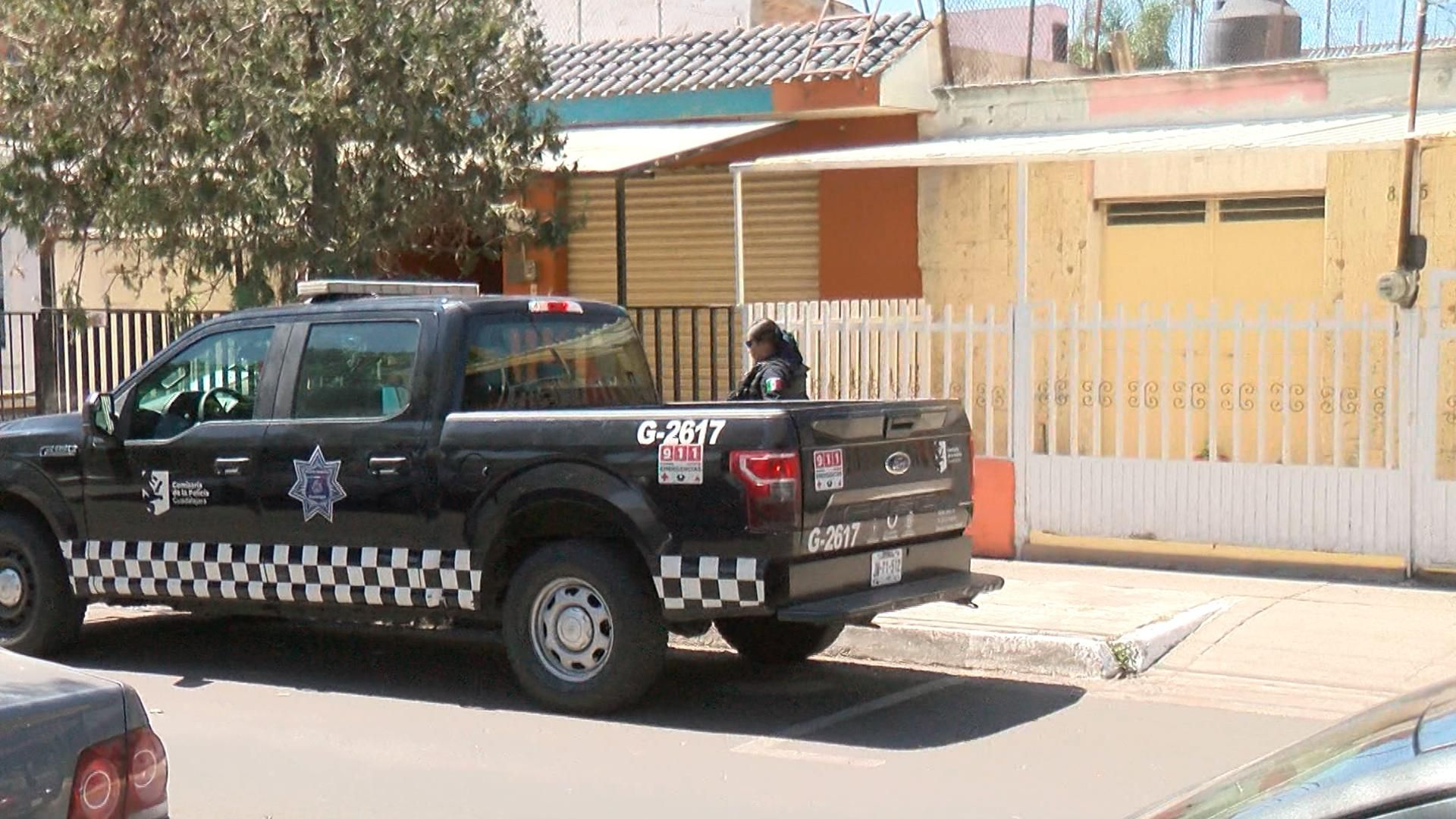 Un hombre fue acuchillado en un tianguis por problemas añejos