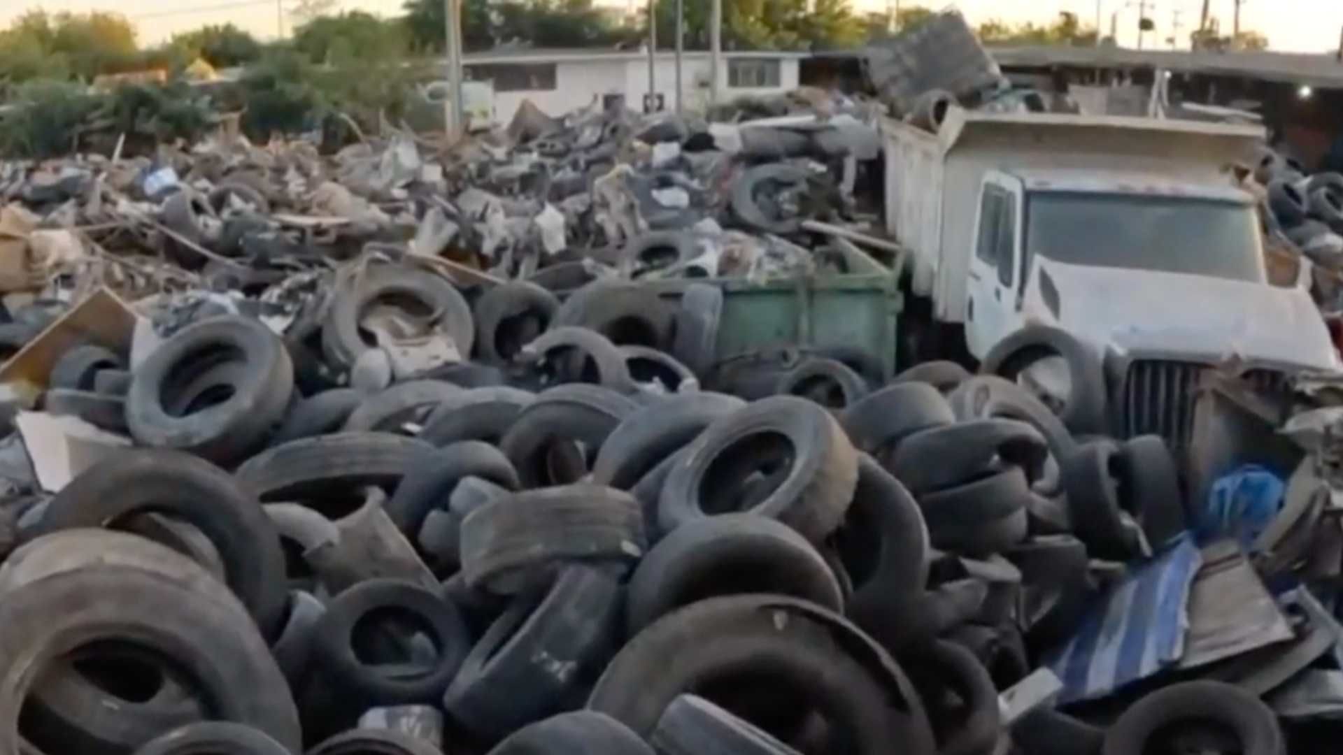 El terreno es un taller y bodega para la dependencia