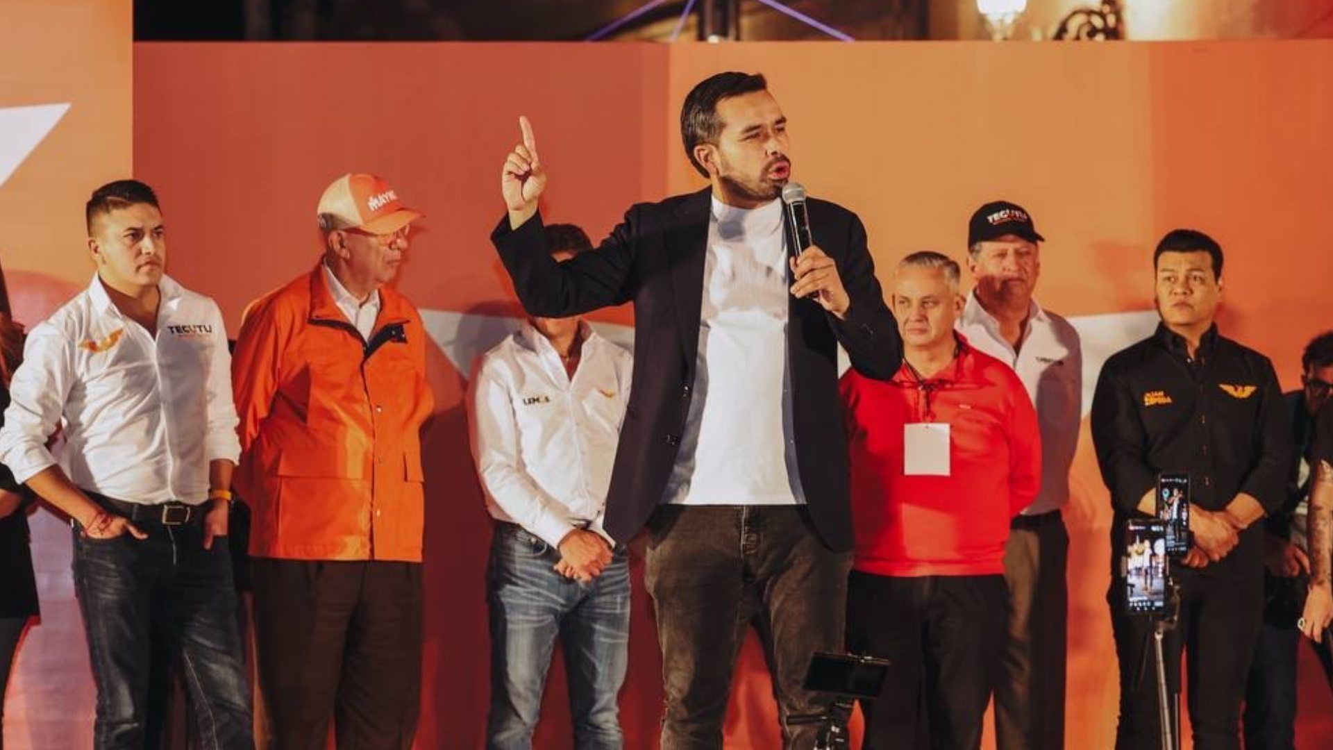 El político, de 38 años, entró a la carrera presidencial a principios de año tras el abandono en diciembre de Samuel García 