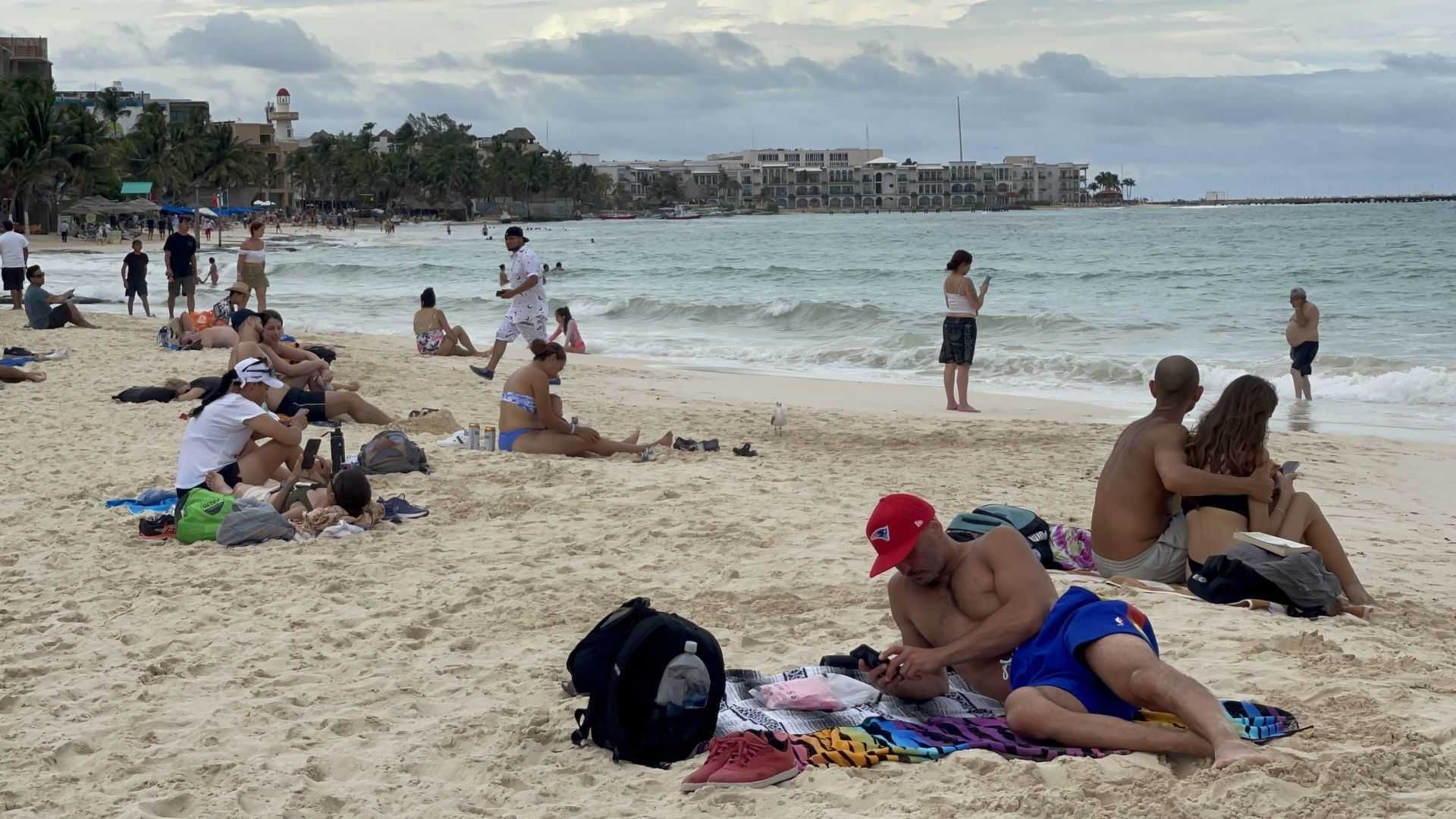 La prima vacacional sirve para que los trabajadores reciban dinero extra por sus vacaciones; en este momento la pagan