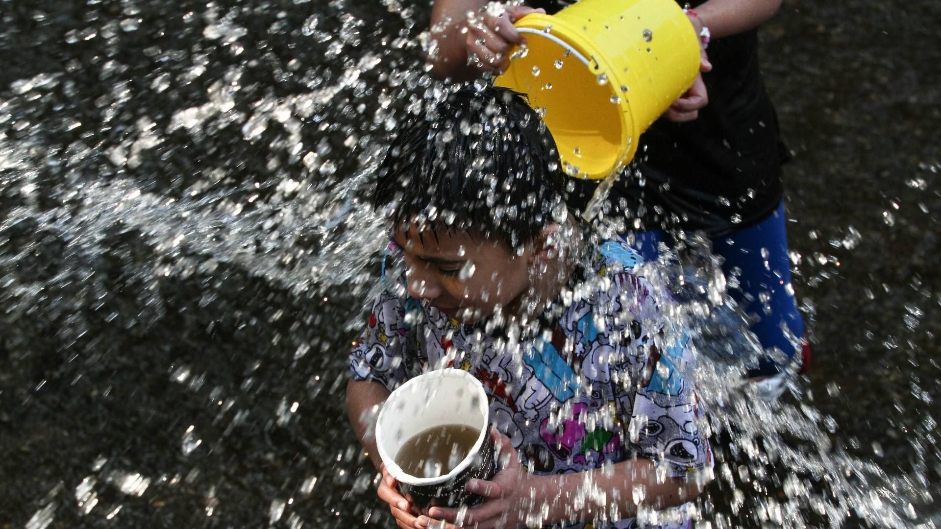 Sábado de Gloria 2024: ¿Cuáles Son Multas por Tirar Agua en CDMX y Estado de México?