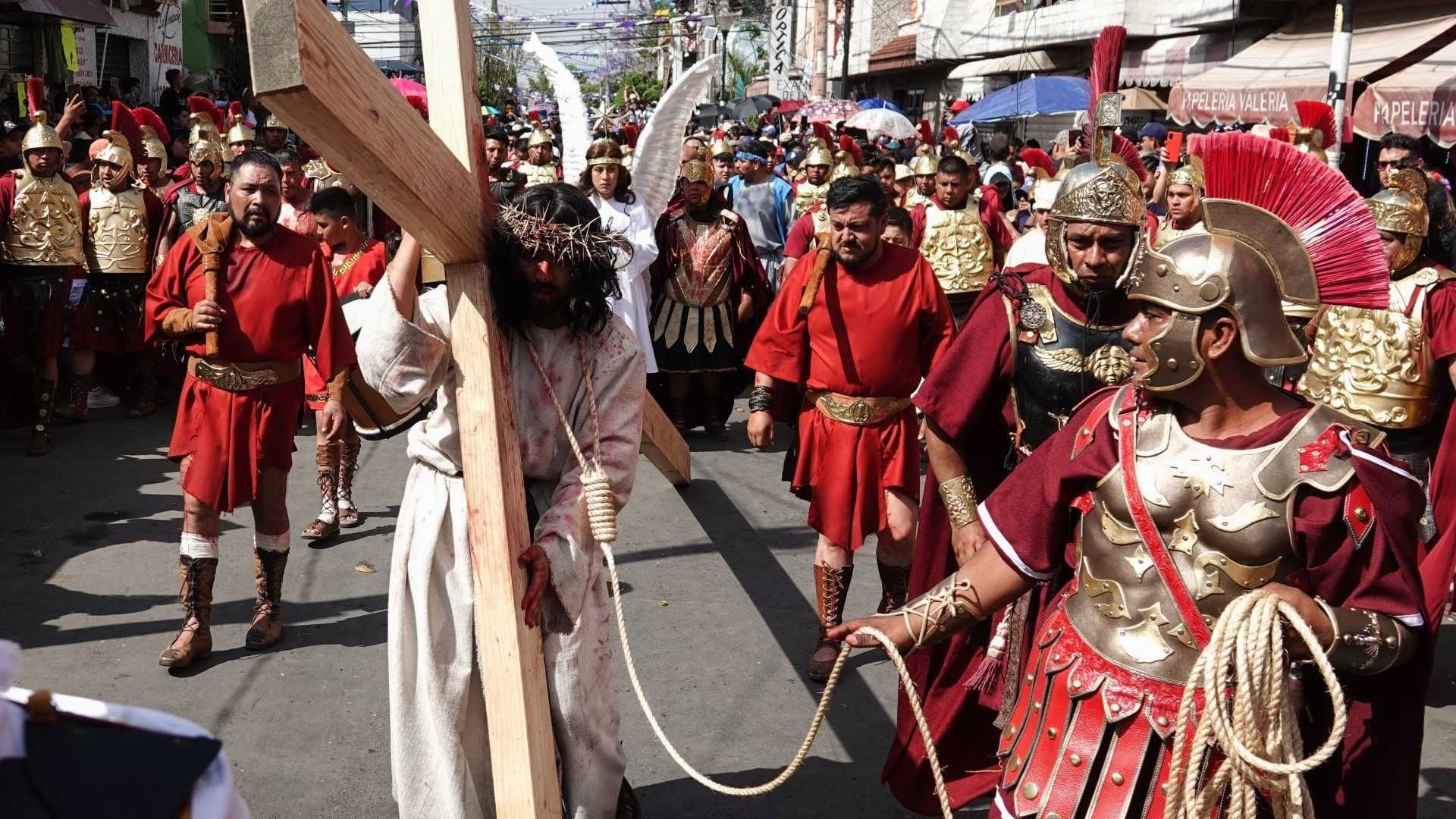 La alcaldía Iztapalapa dio a conocer qué calles estarán cerradas por el Viacrucis 2024 que se realiza este viernes santo