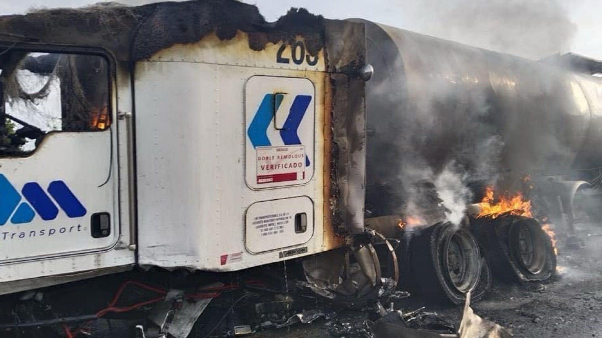 Choque con Explosión Causa Cierre de Carretera Matamoros-Victoria