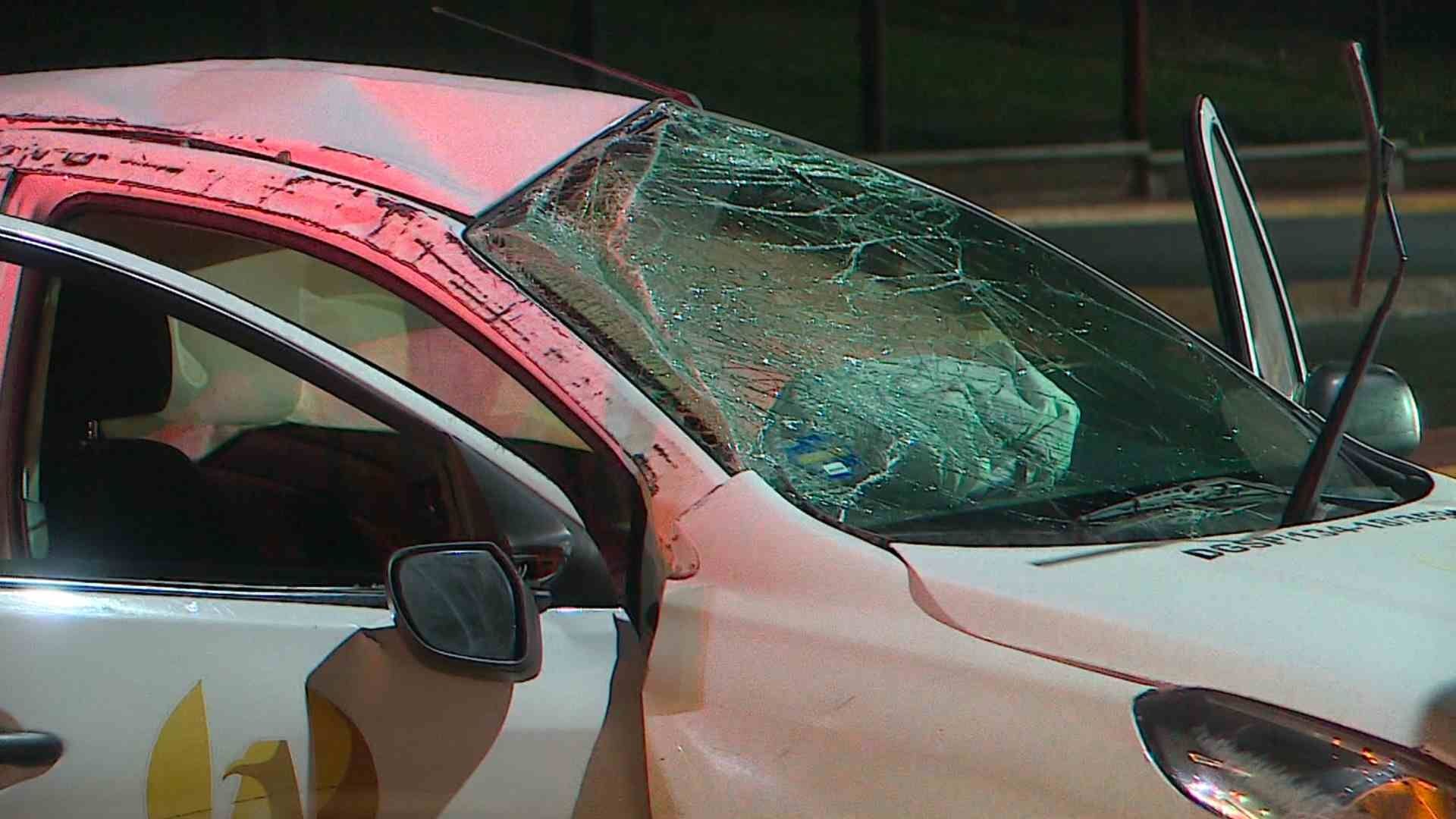 El hombre y la mujer quienes viajaba en el auto, sufrieron sólo golpes