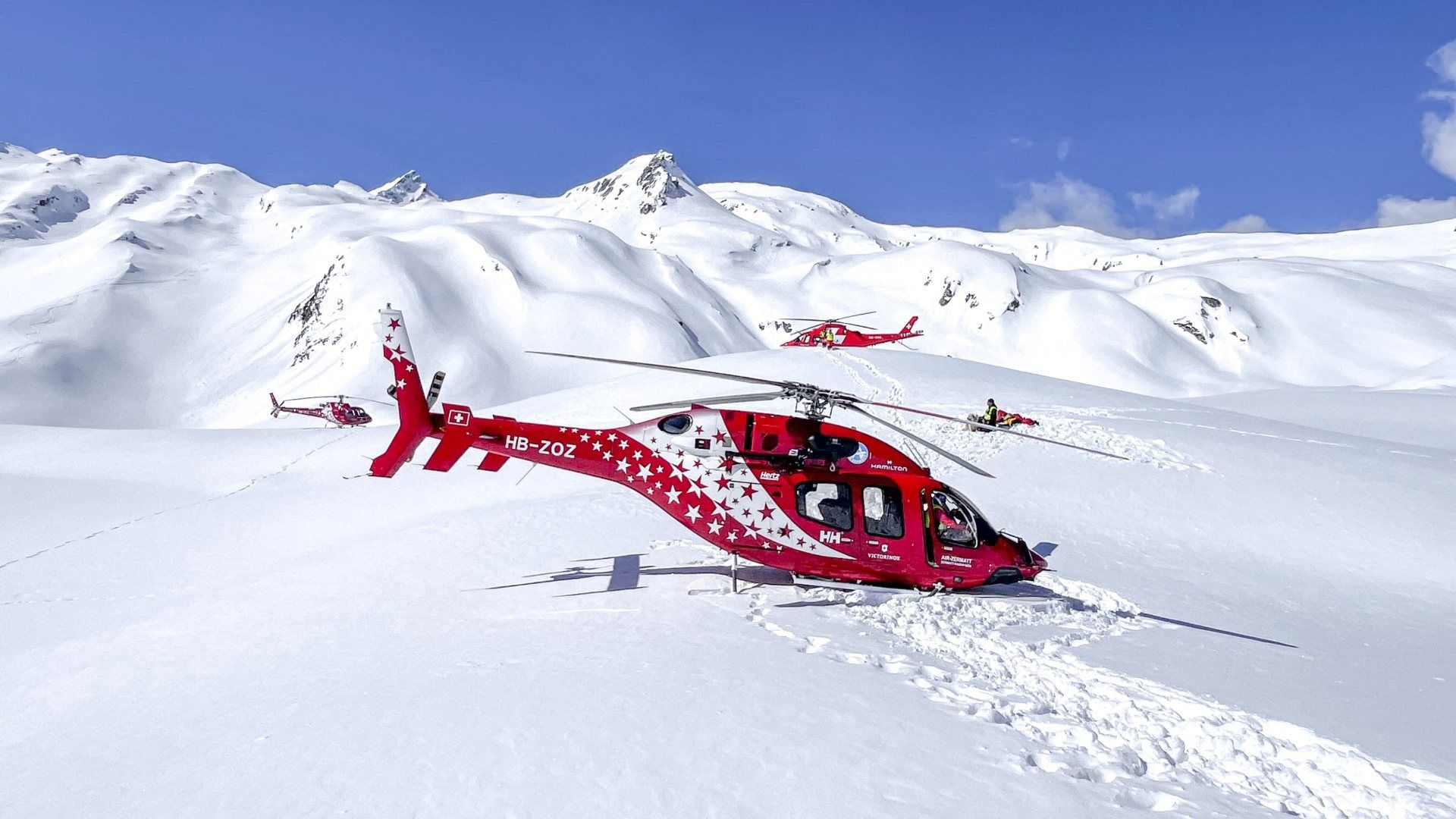 Mueren tres personas por accidente de helicóptero en los Alpes Suizos