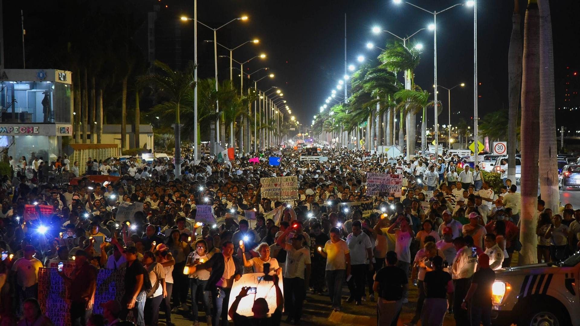 Marcha Multitudinaria en Apoyo a Policías de Campeche