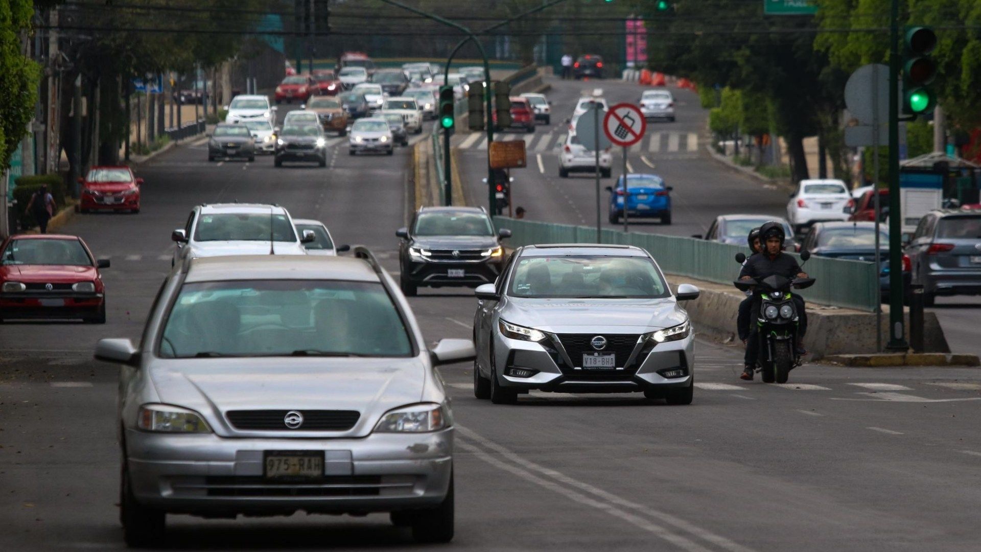 ¿Será Doble? Hoy No Circula 5 de Abril 2024 en CDMX y Edomex Engomado