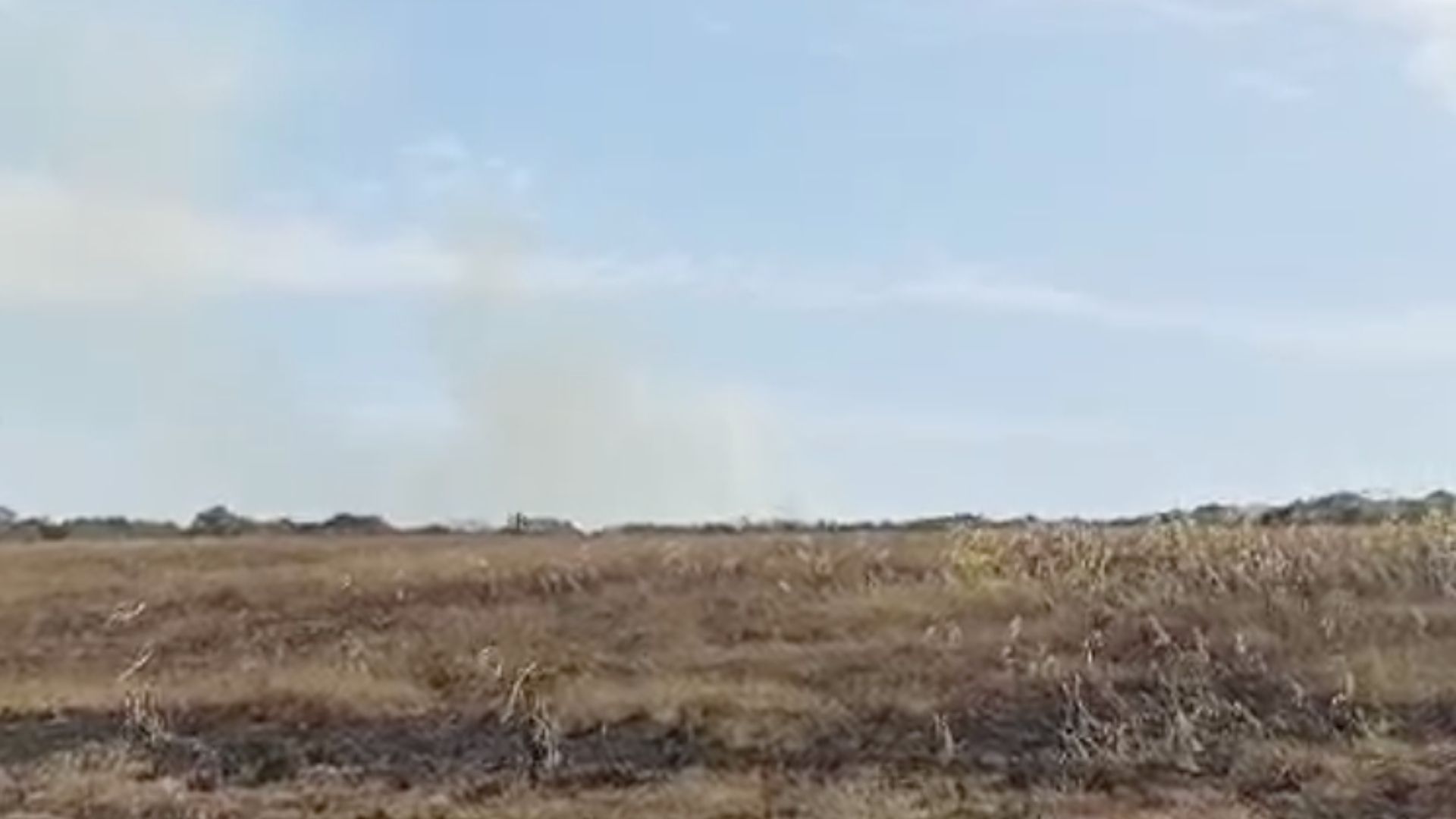 Incendio de pastizal en carretera Mandinga-Cardón