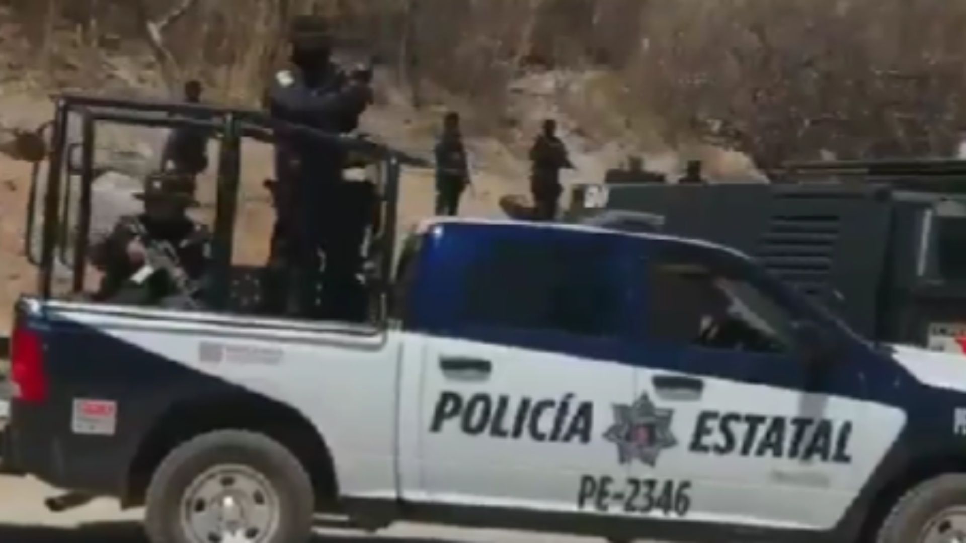 Policías de Oaxaca aparecieron con armas y patrullas en video de corridos tumbados