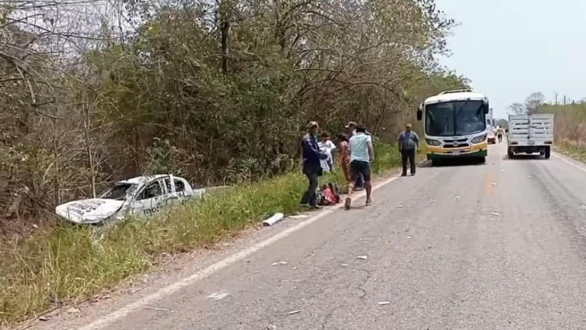 Volcadura de un vehículo de brigadistas del partido de Morena en Campeche