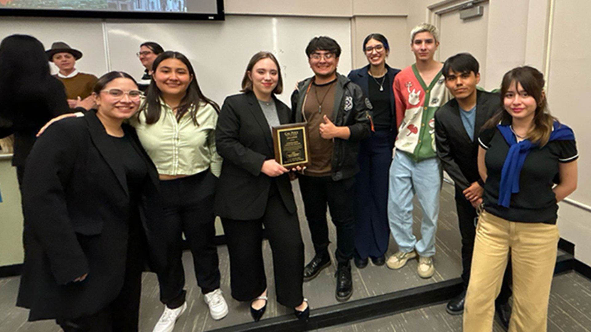 Estudiantes de Mexicali destacan en torneo internacional de debate