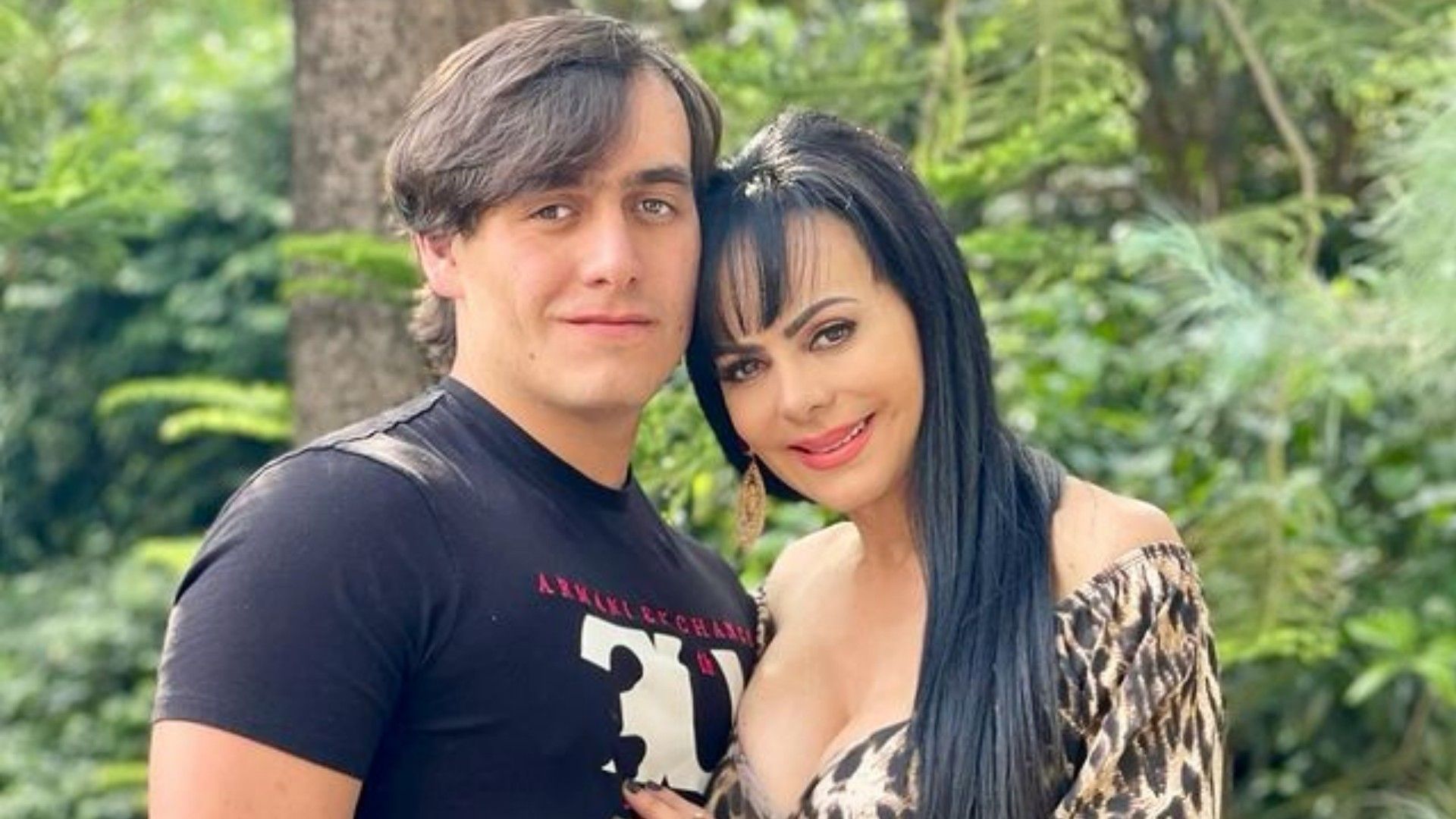 Sacerdote regaña a Maribel Guardia