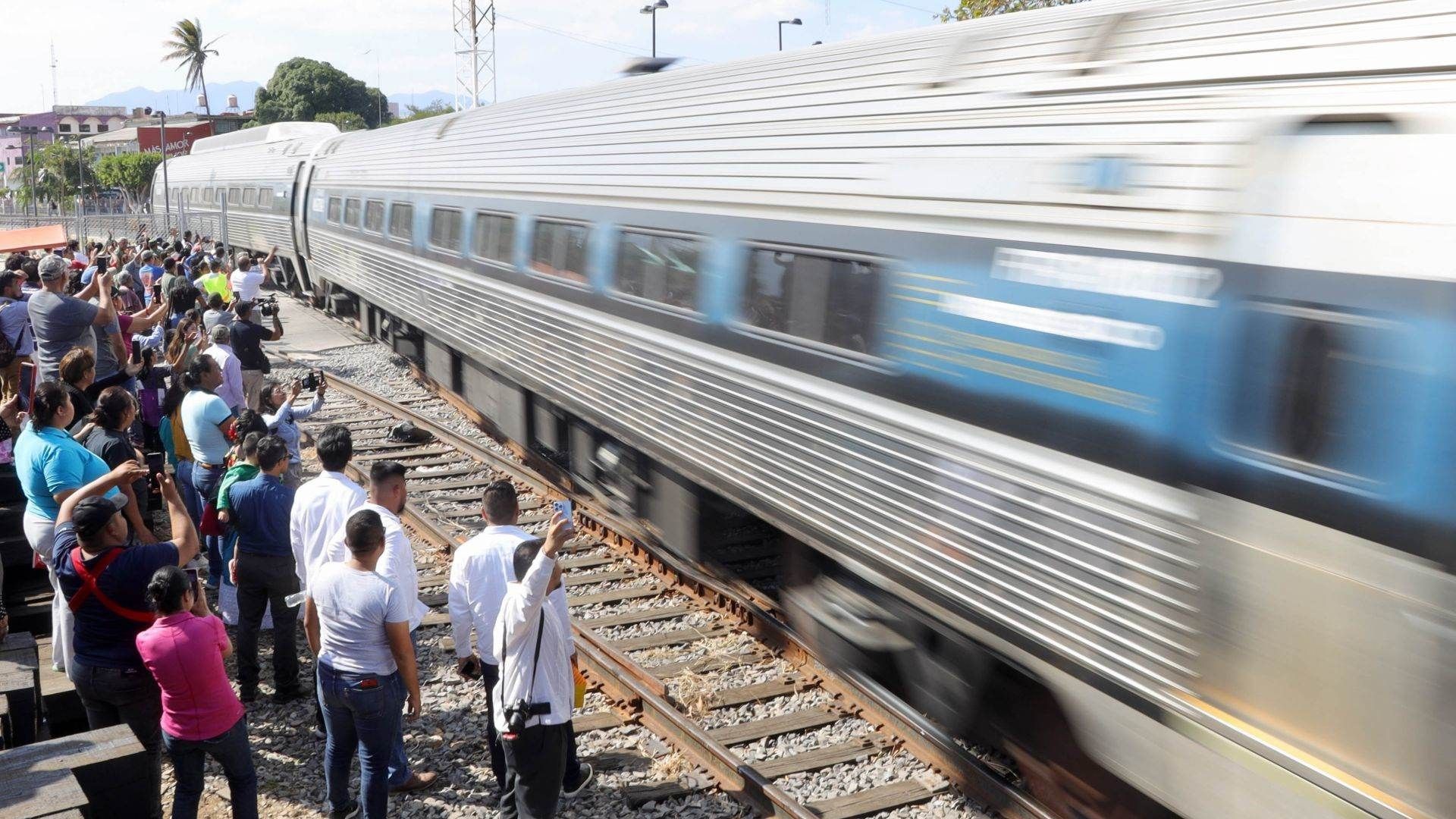 AMLO Buscará que Ruta de Tren de México Llegue hasta Guatemala