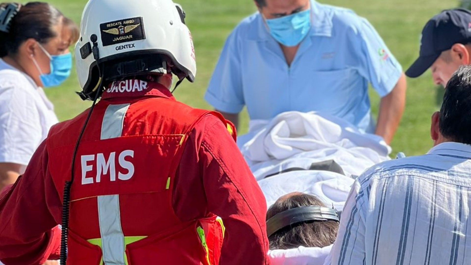 Una víbora de cascabel mordió a una mujer, por lo que el Grupo de Rescate Aéreo Relámpagos del Gobierno del Estado de México activó el Código Toxicológico