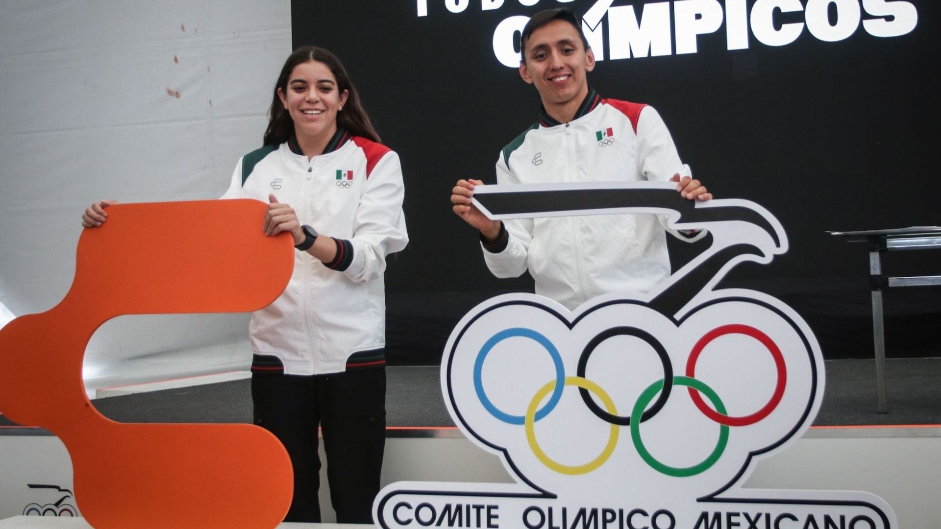Orozco y Hernández se dijeron orgullosos de portar el lábaro patrio en los próximos Juegos Olímpicos de París. Foto Cuastoscuro