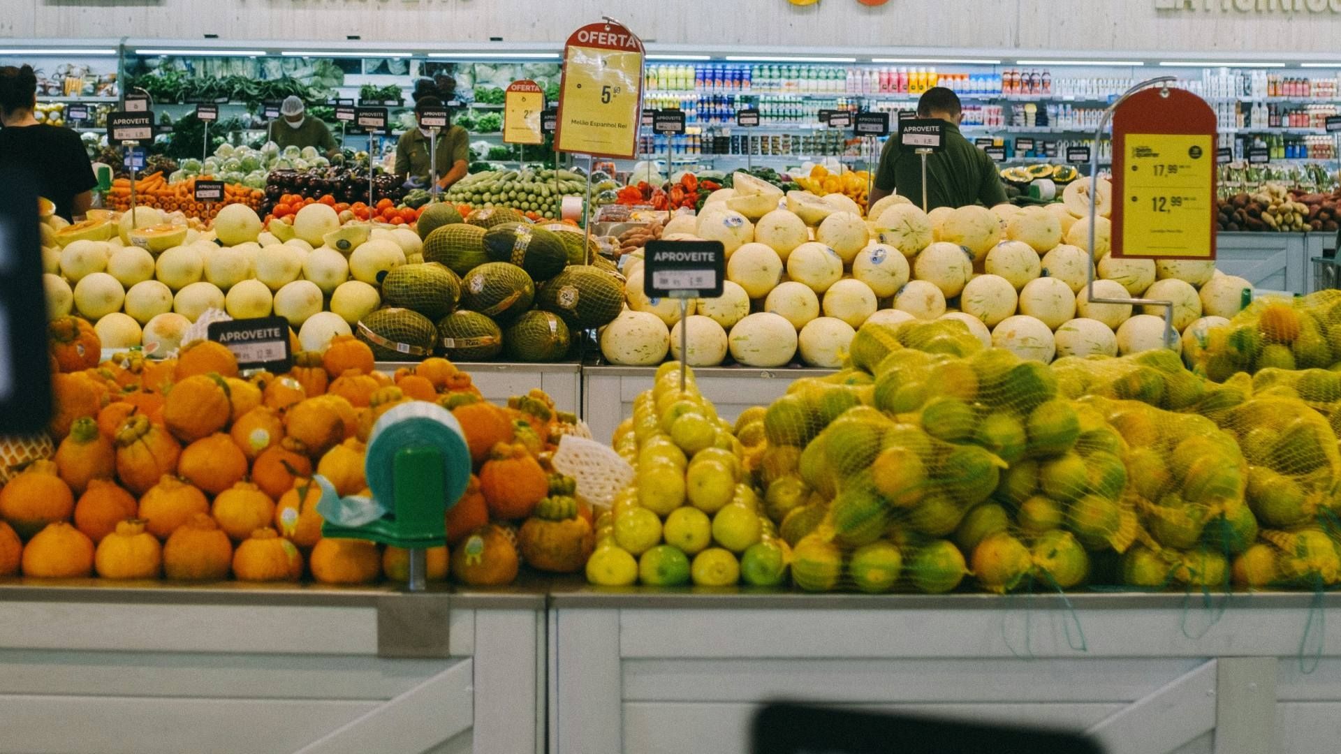 Sujetos Asaltan a Abuelita en Supermercado Mientras Compraba Fruta en CDMX