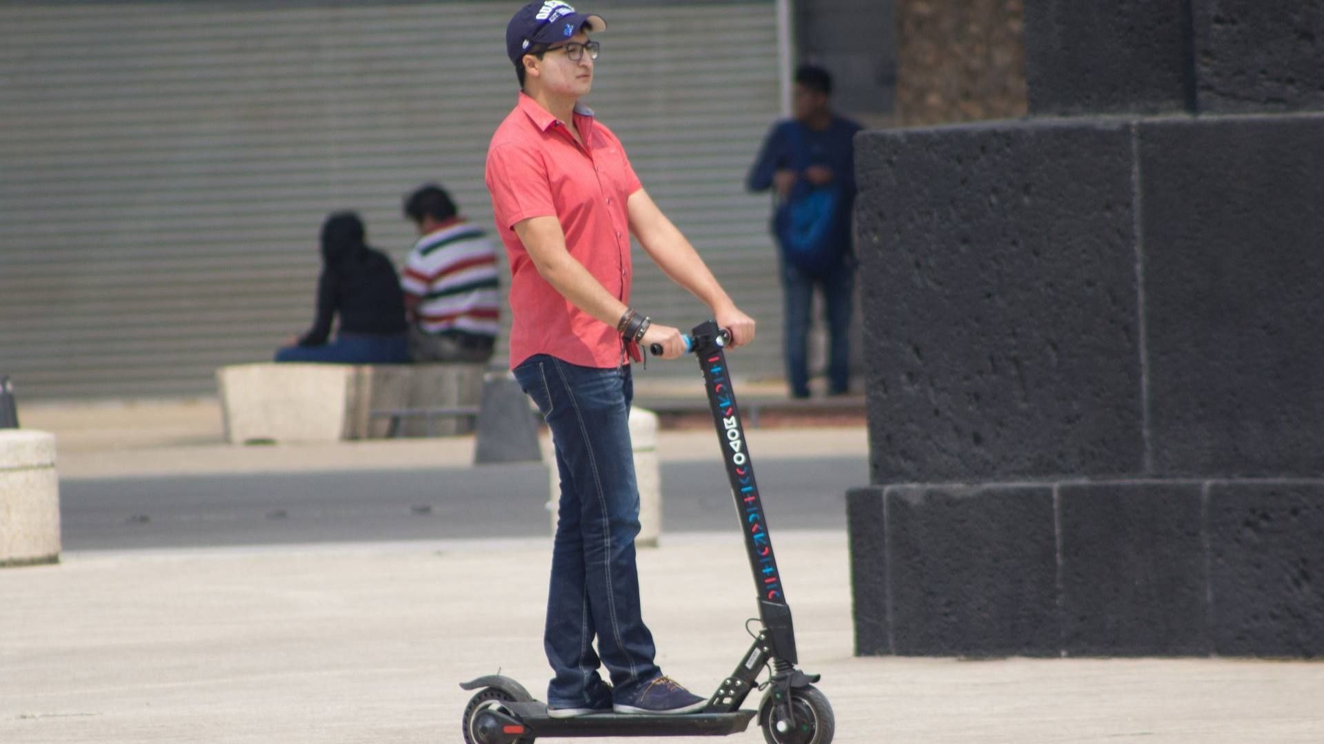 Aumentan accidentes por uso de scooters eléctricos en la CDMX