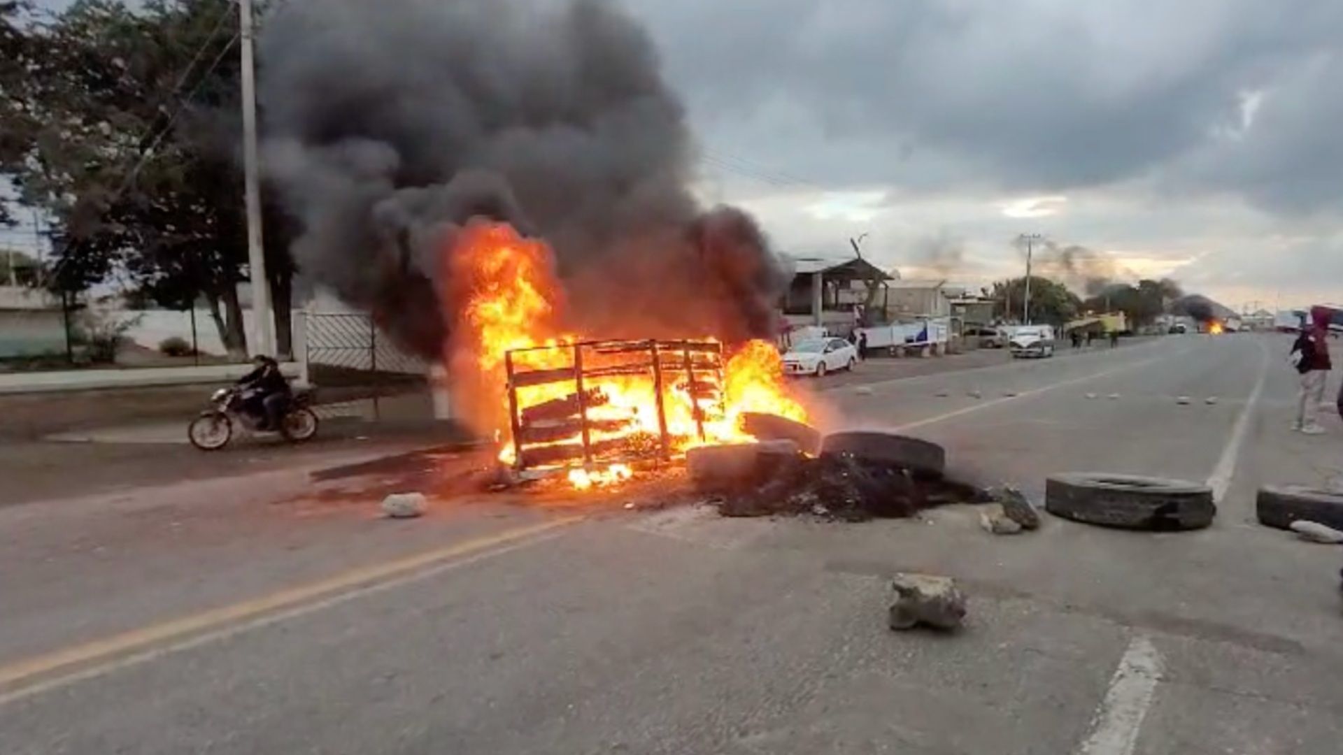 Bloqueo Carretera Perote - Puebla, Deja a Manifestantes Muertos en Totalco