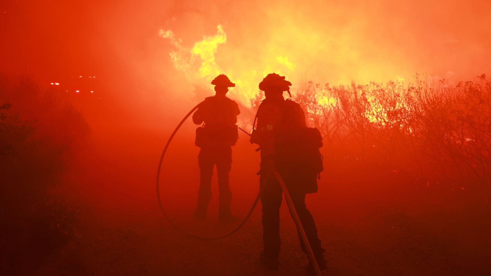 Incendio en Los Ángeles, California, provoca evacuación de 1,200 personas