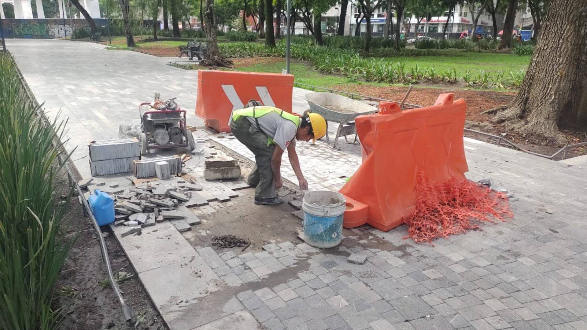 CDMX: Cierran Alameda Central para Darle 'Manita de Gato'