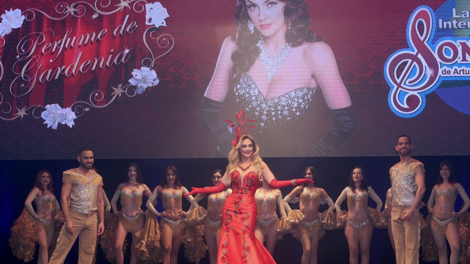 ¡Oficial! Aracely Arámbula Protagoniza 'Perfume de Gardenia', en Homenaje a María Victoria