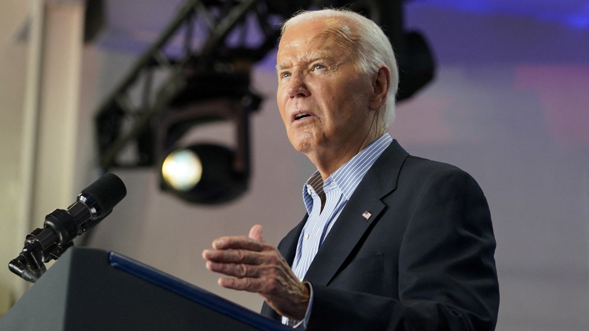 El presidente Joe Biden durante un evento de campaña en Sherman Middle School, en Madison, Wisconsin.