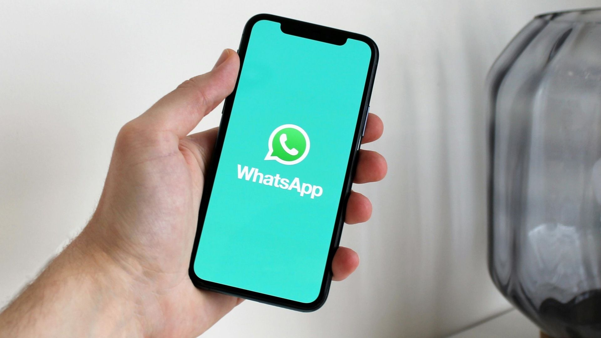 Meta AI llega a WhatsApp