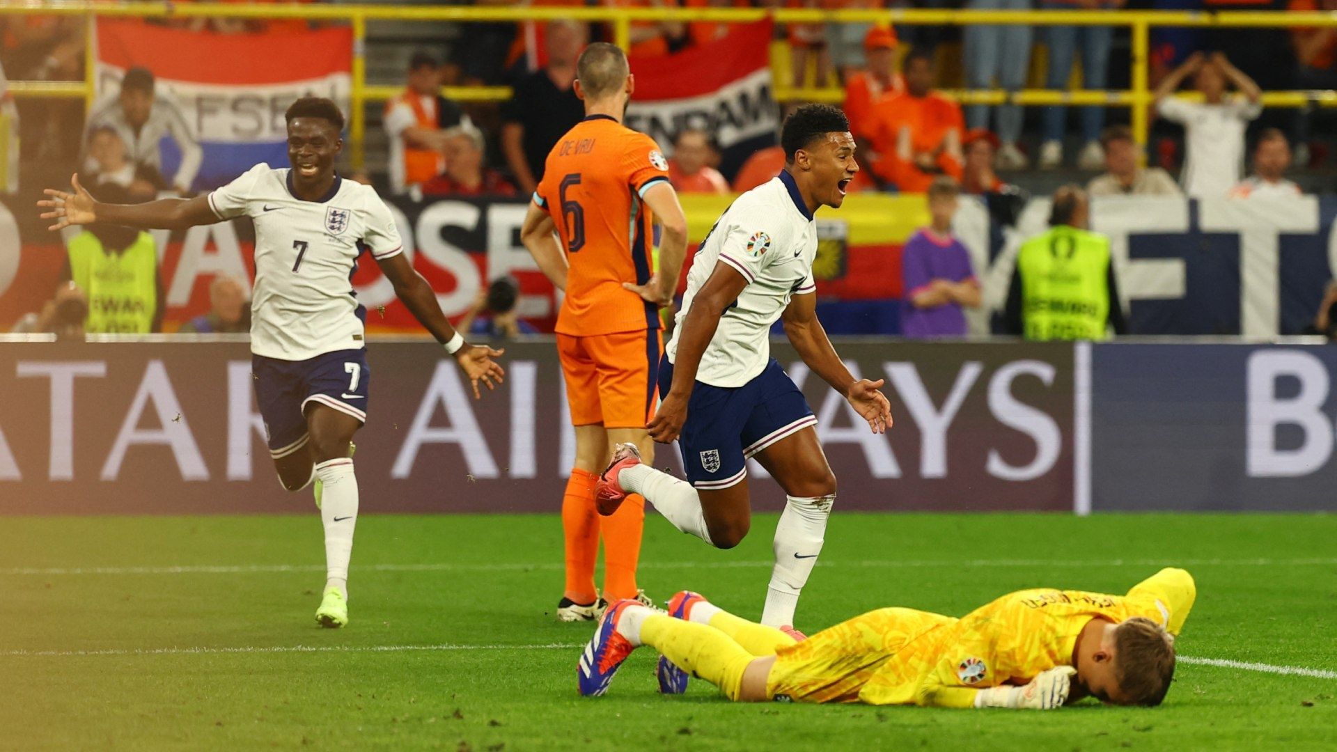 Ollie Watkins hizo el tanto de la victoria para Inglaterra, en el último minuto.