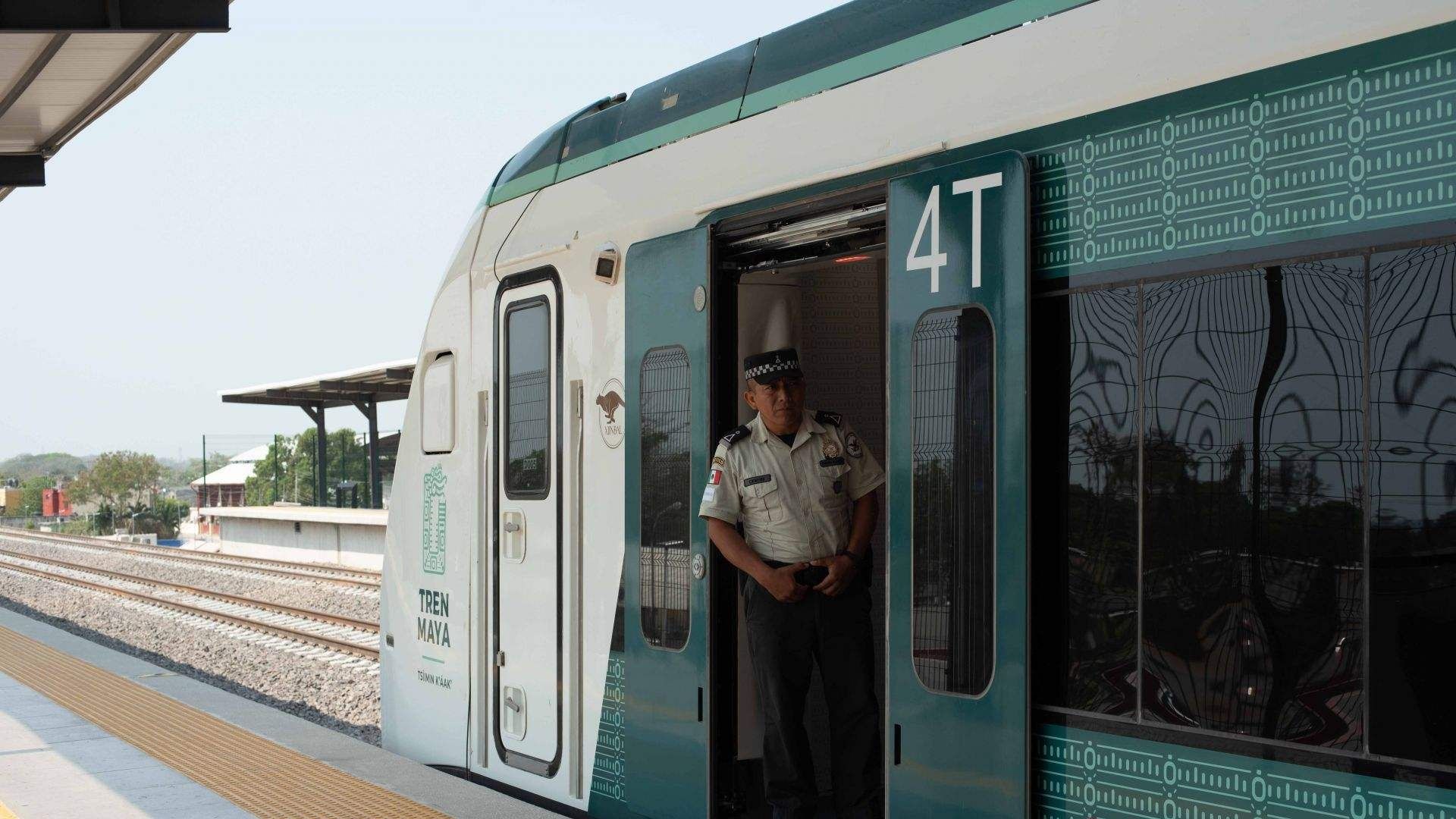 El Tren Maya, obra inaugurada en diciembre pasado que en total contempla más de mil 500 kilómetros en los estados de Quintana Roo, Campeche, Yucatán, Chiapas y Tabasco, suspendió sus viajes el jueves 