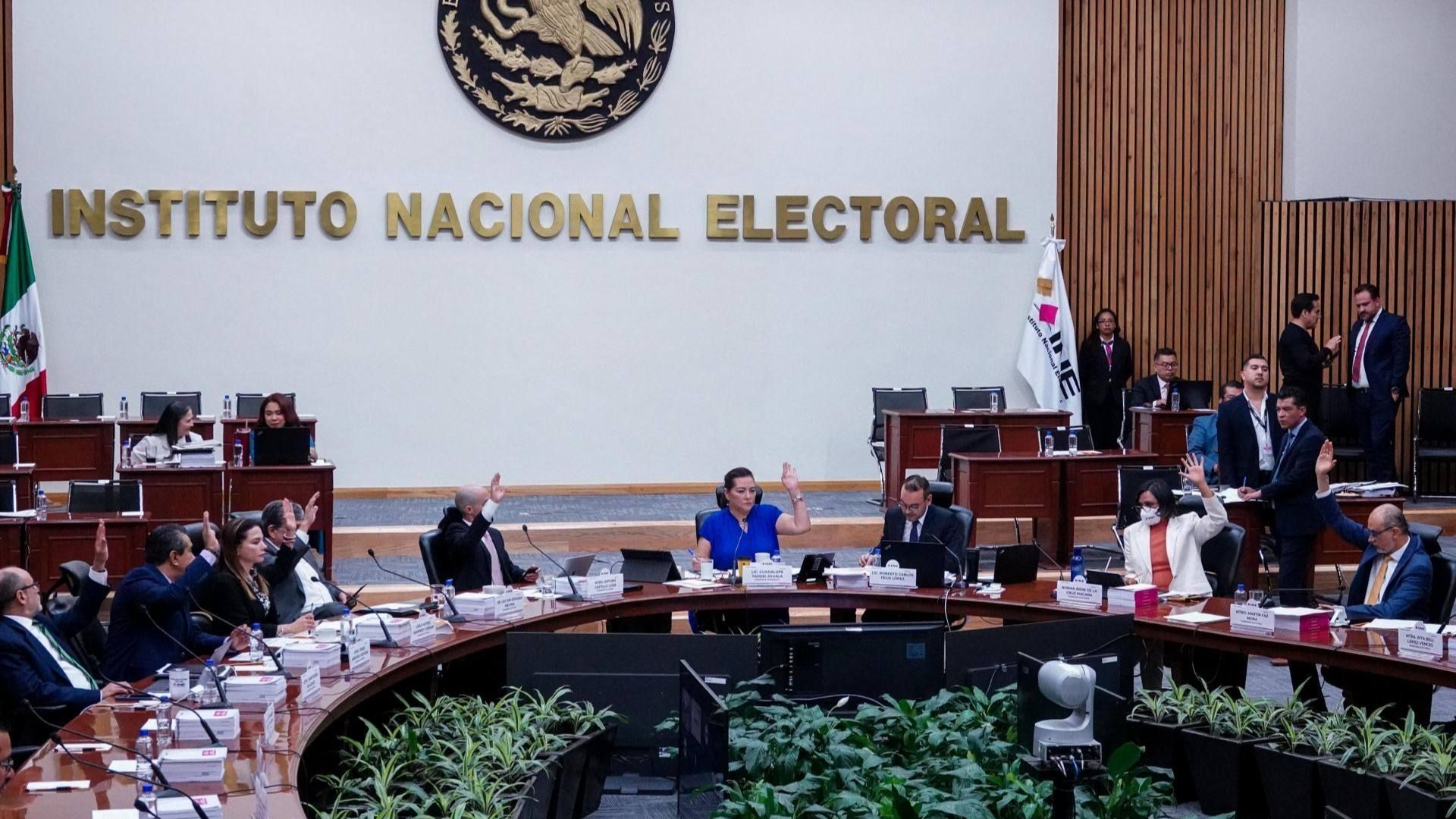 Lo que aprobó la Comisión de Prerrogativas y Partidos Políticos debe ser confirmado el próximo viernes en la sesión del Consejo General del INE. Foto Cuartoscuro