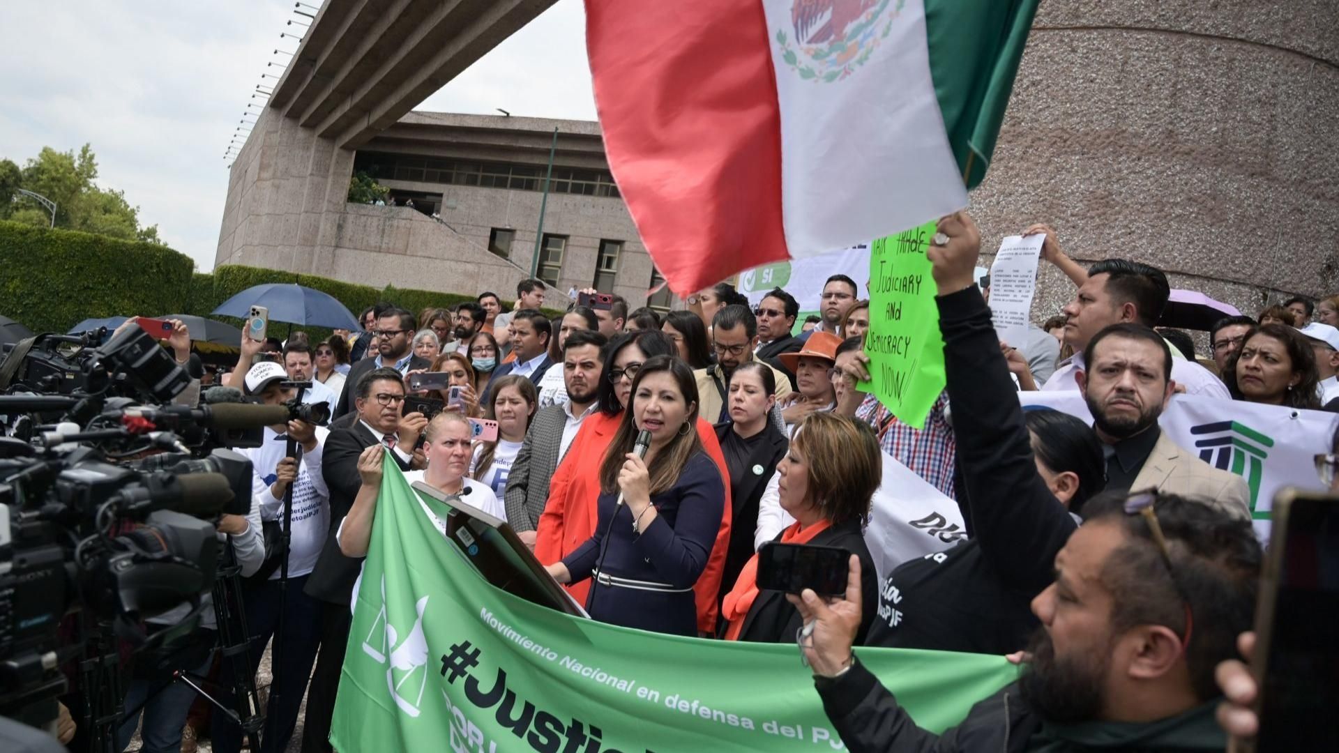 La jueza Juana Fuentes Velázquez anuncia acciones en oposición a la Reforma al Poder Judicial. Foto: Cuartoscuro