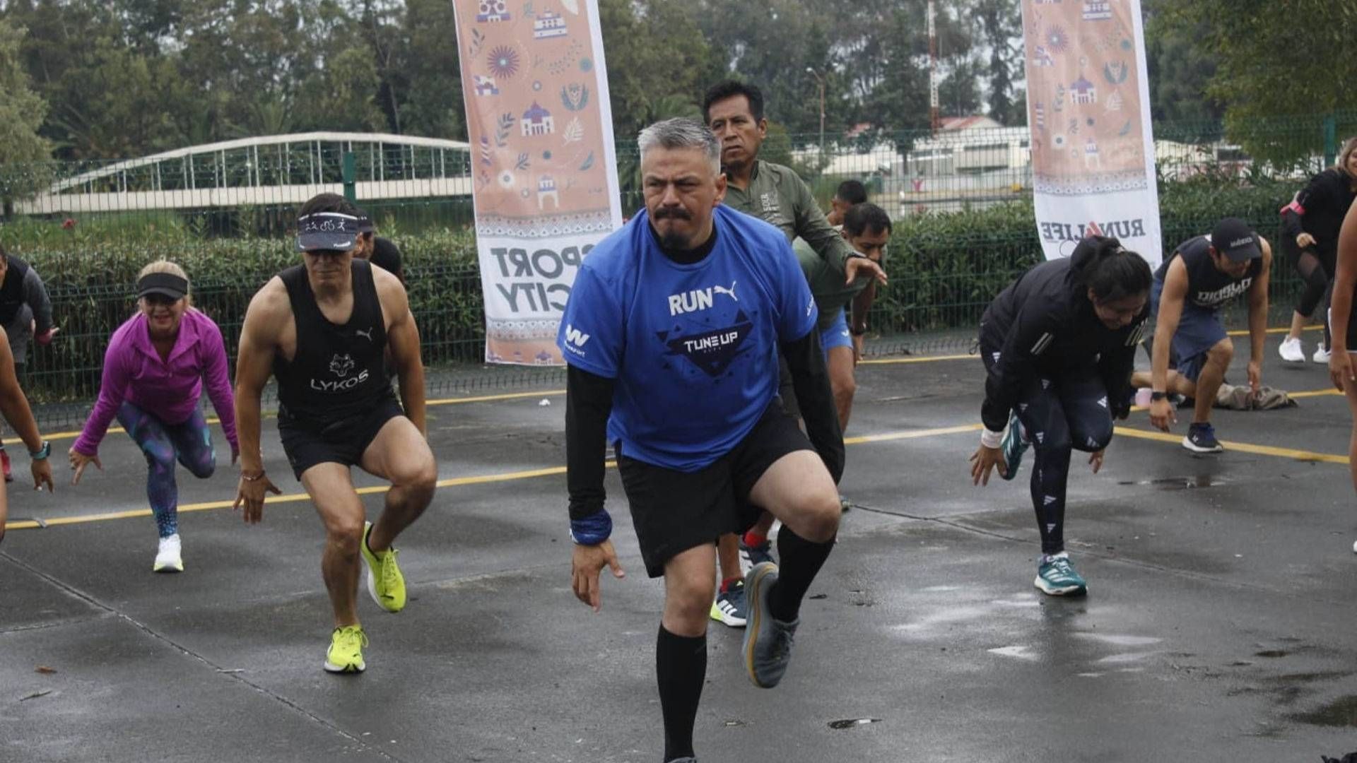 Corredores entrenan previo a la edición número XLI del Maratón de la CDMX