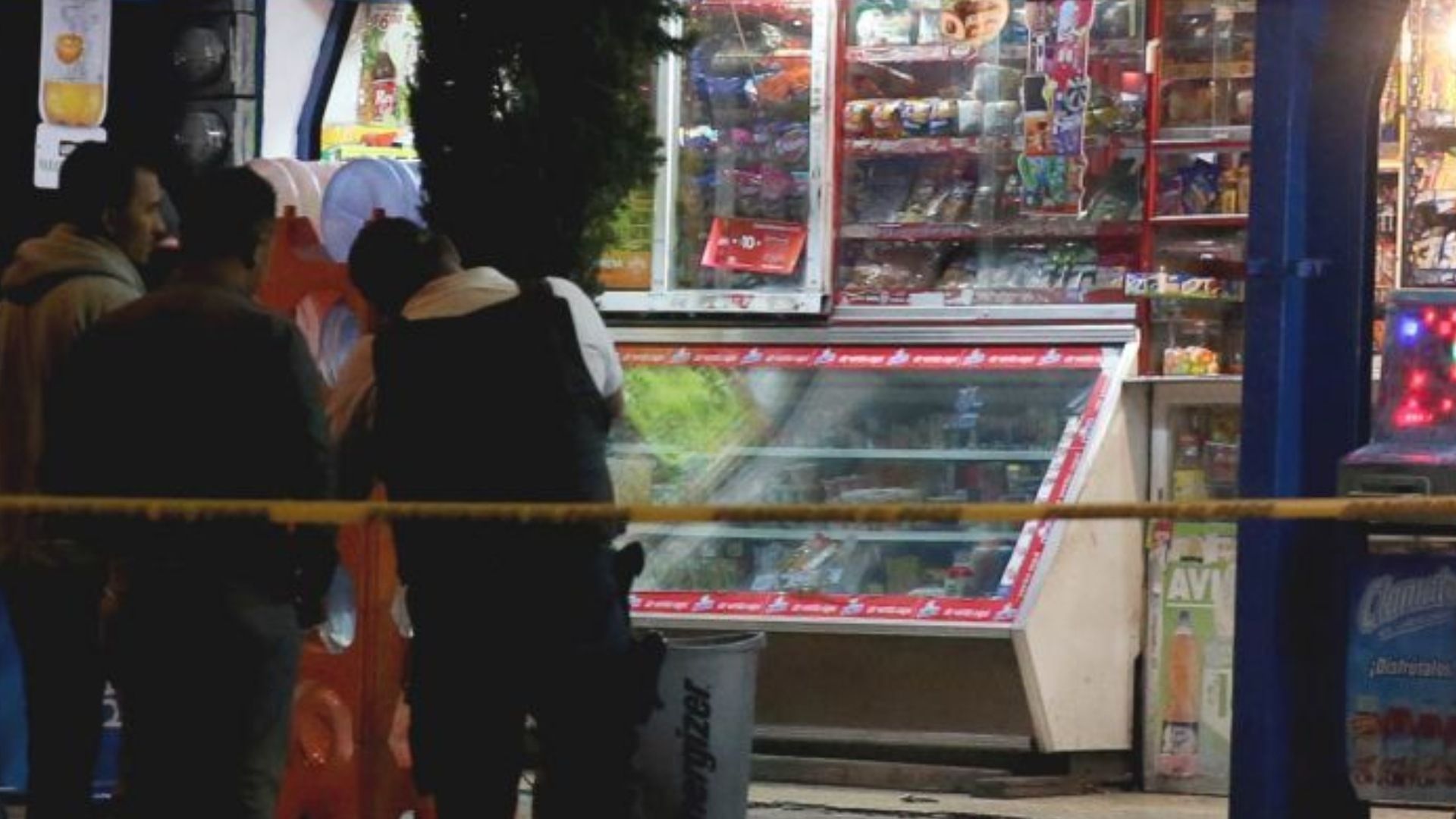 Hombre Golpea a Padre e Hijo por No Pagar lo que les Fió de su Tienda 