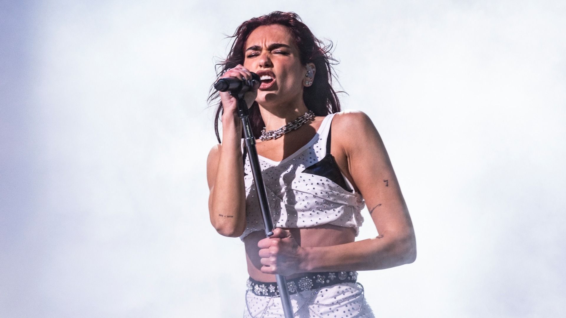 Dua Lipa anuncia gira mundial en 2025