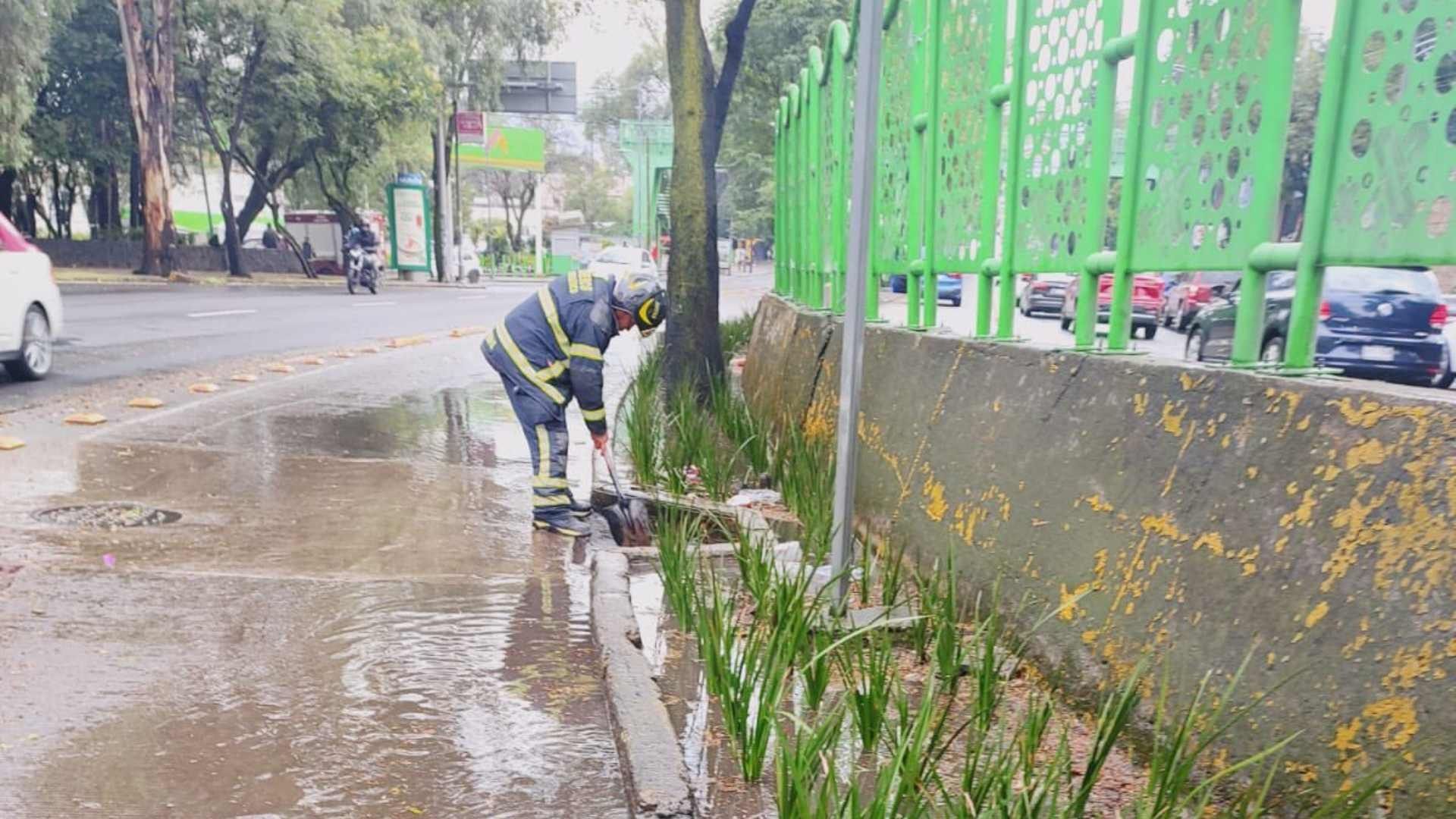 Las autoridades recomiendan a la población tomar precauciones y evitar transitar por las zonas más afectadas: Tlalpan y Coacalco 