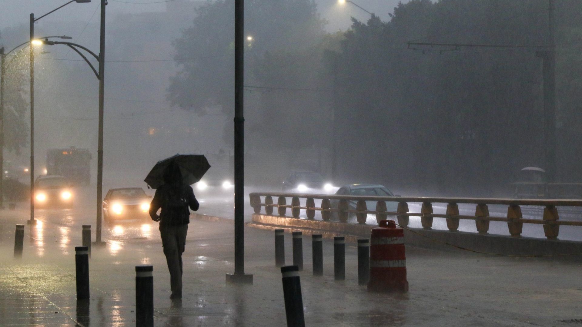 Lluvias en Gran Parte del País y Ambiente Fresco, por Onda Tropical y Primer Frente Frío