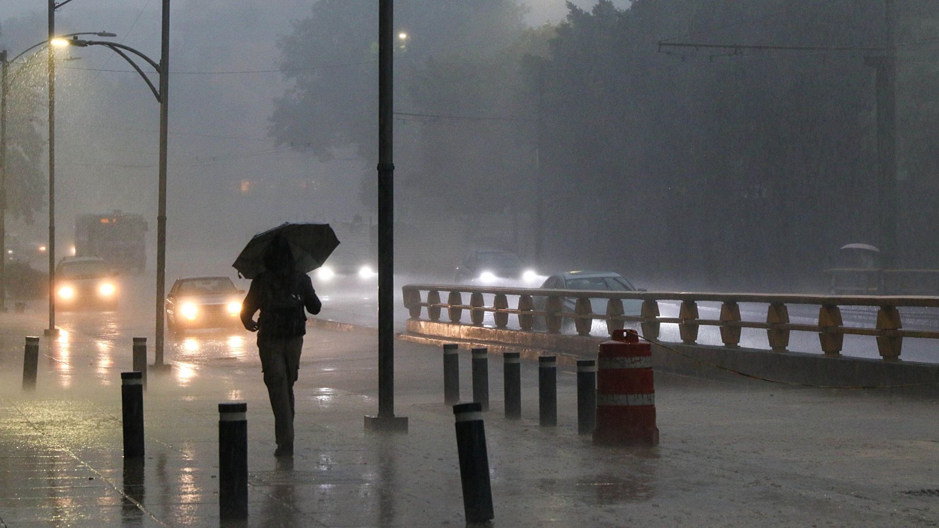 ¡Toma Precauciones! Prevén Lluvias Torrenciales Estos Días por Frente Frío 1 y Onda Tropical 21