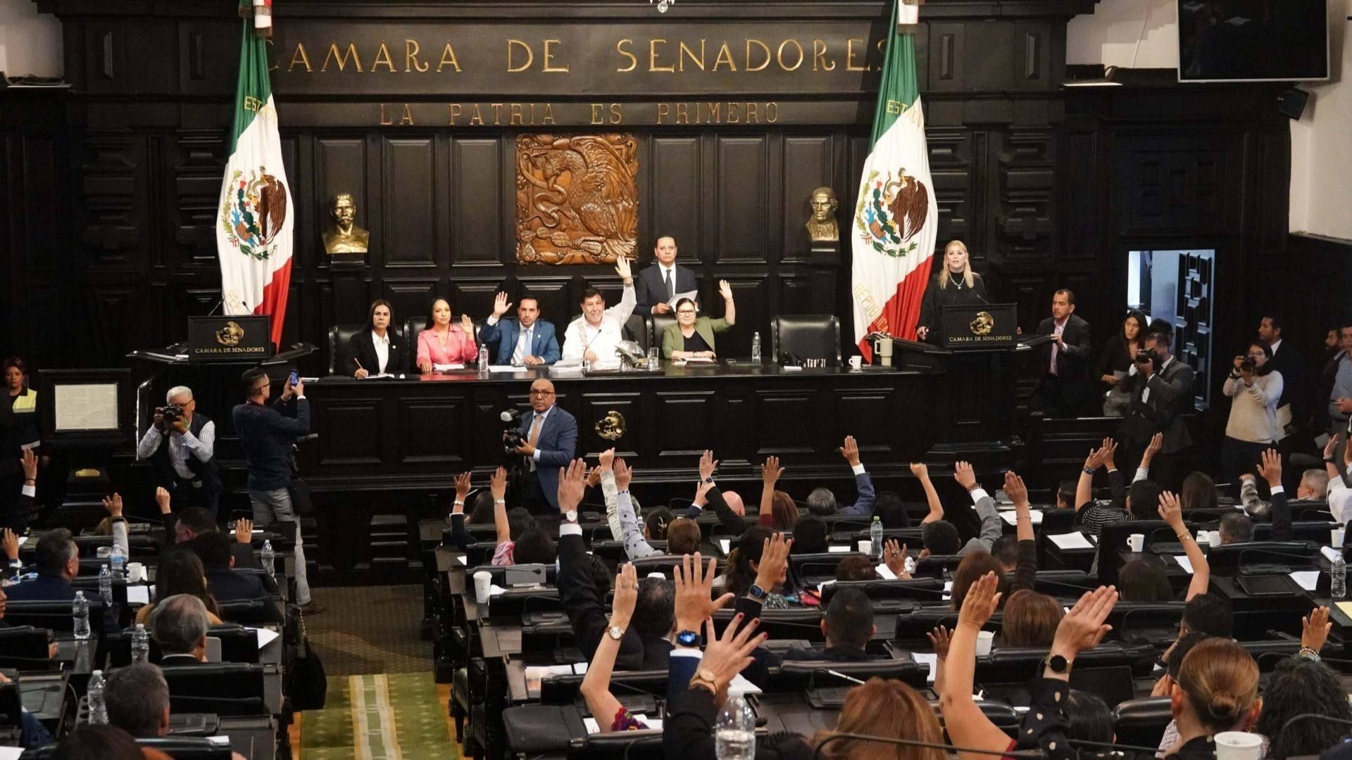 Los senadores sesinaron en la antigua sede de Xicoténcatl. 